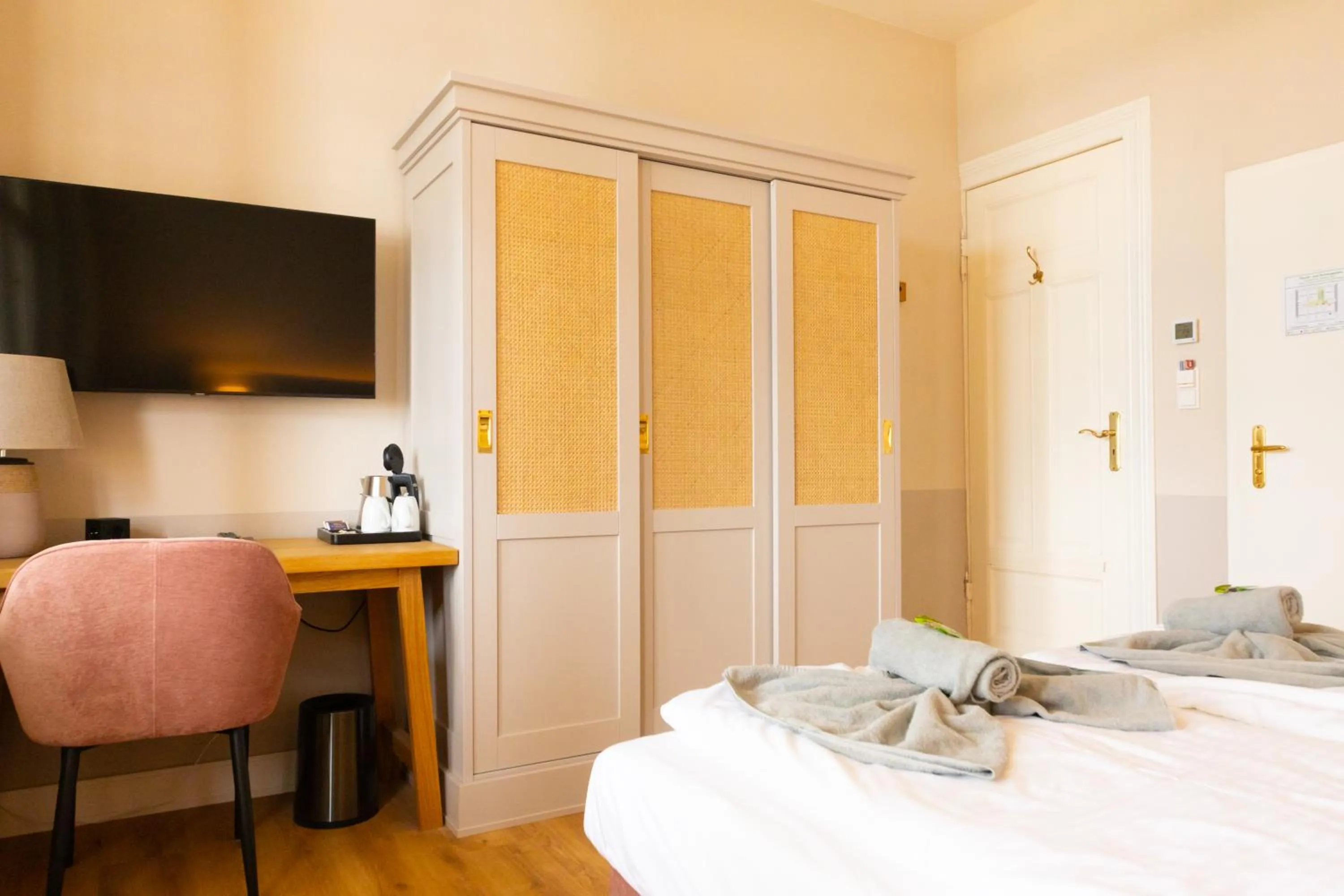 Bed in Hotel Germania