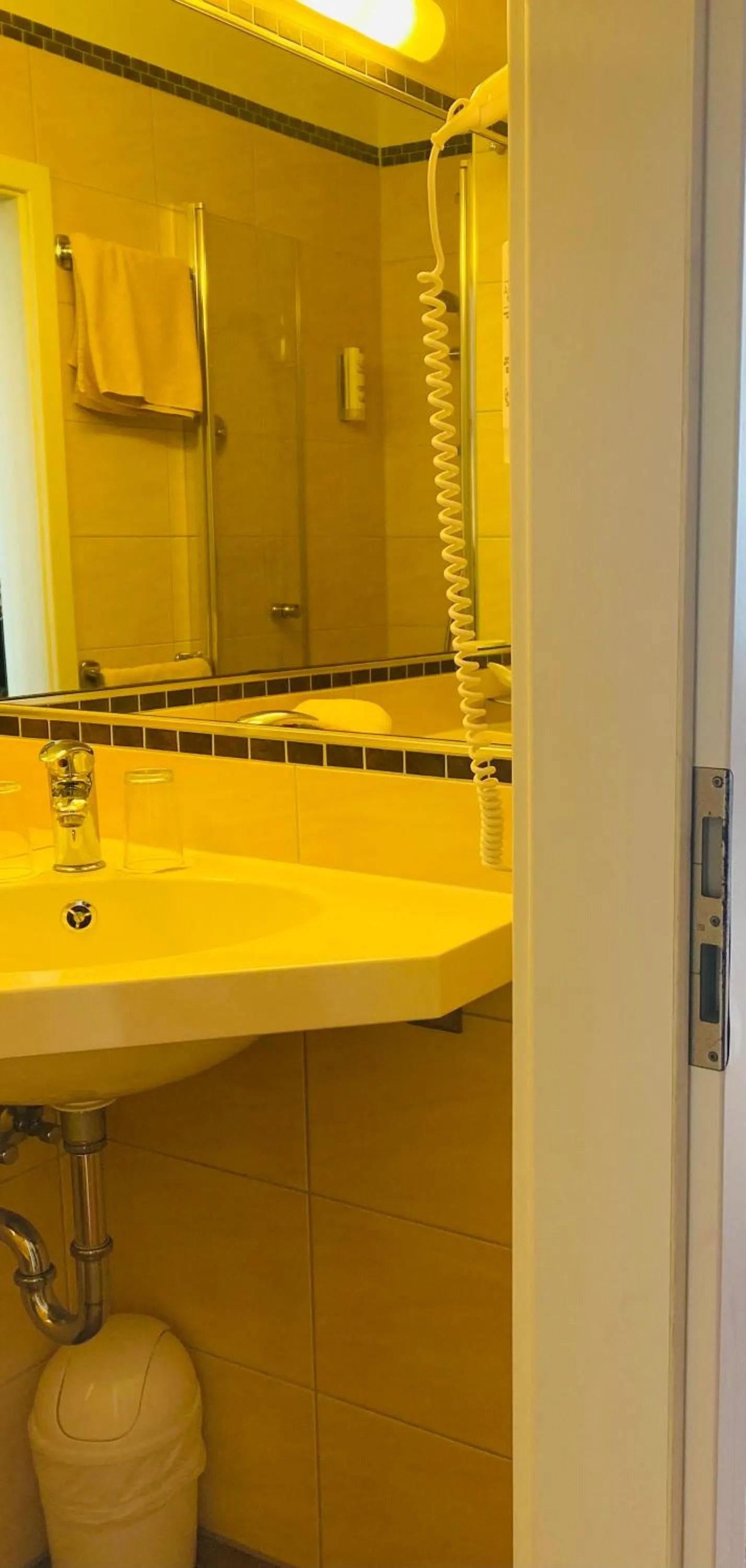 Bathroom in Hotel Germania