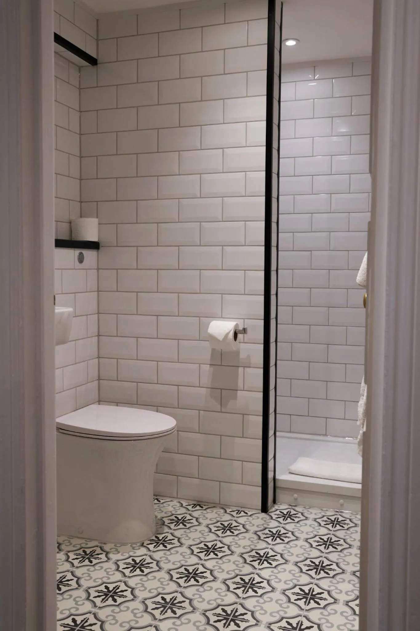 Shower in Cantley House Hotel - Wokingham