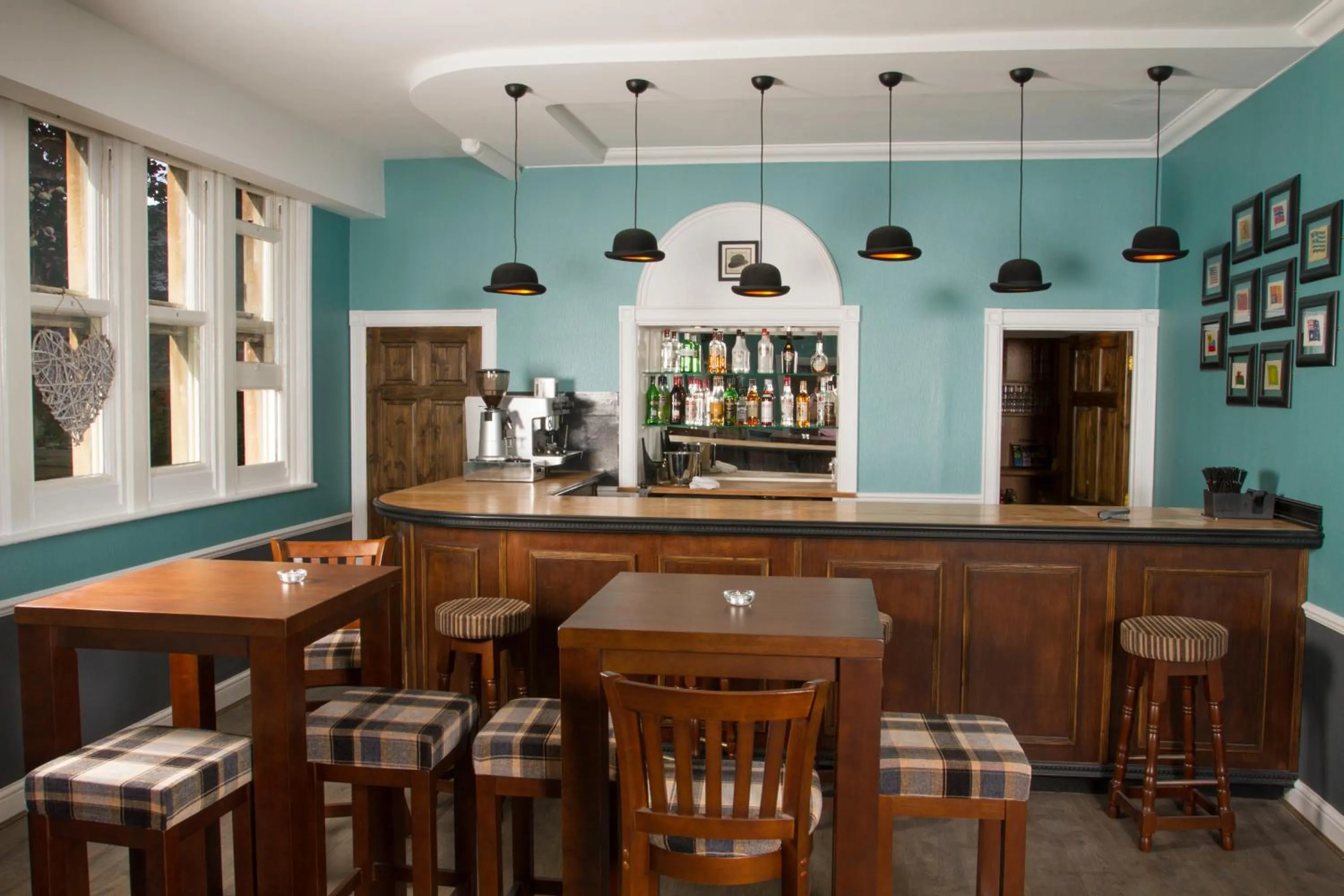 Lounge or bar in Cantley House Hotel - Wokingham