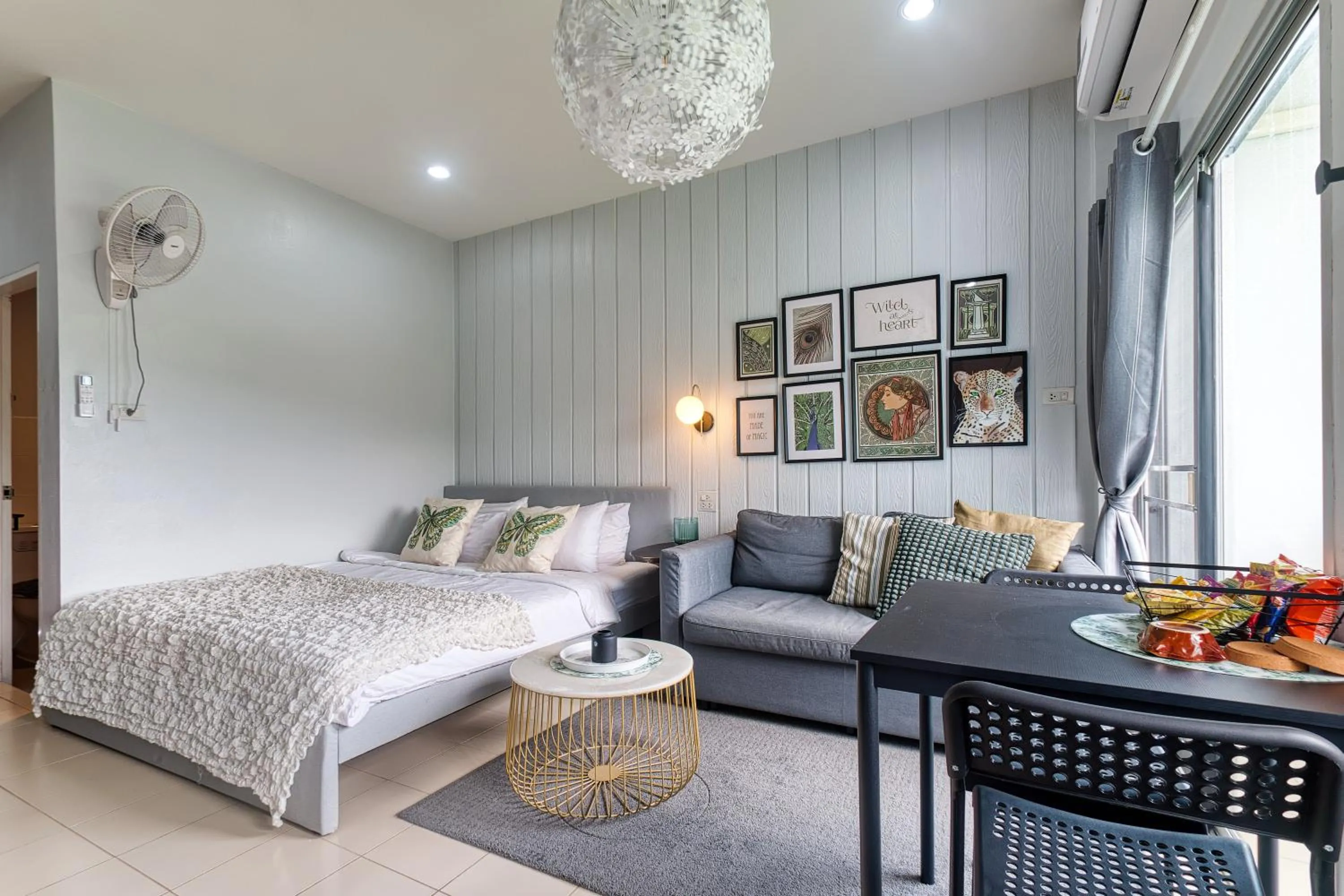 Bed in Chaweng Apartment