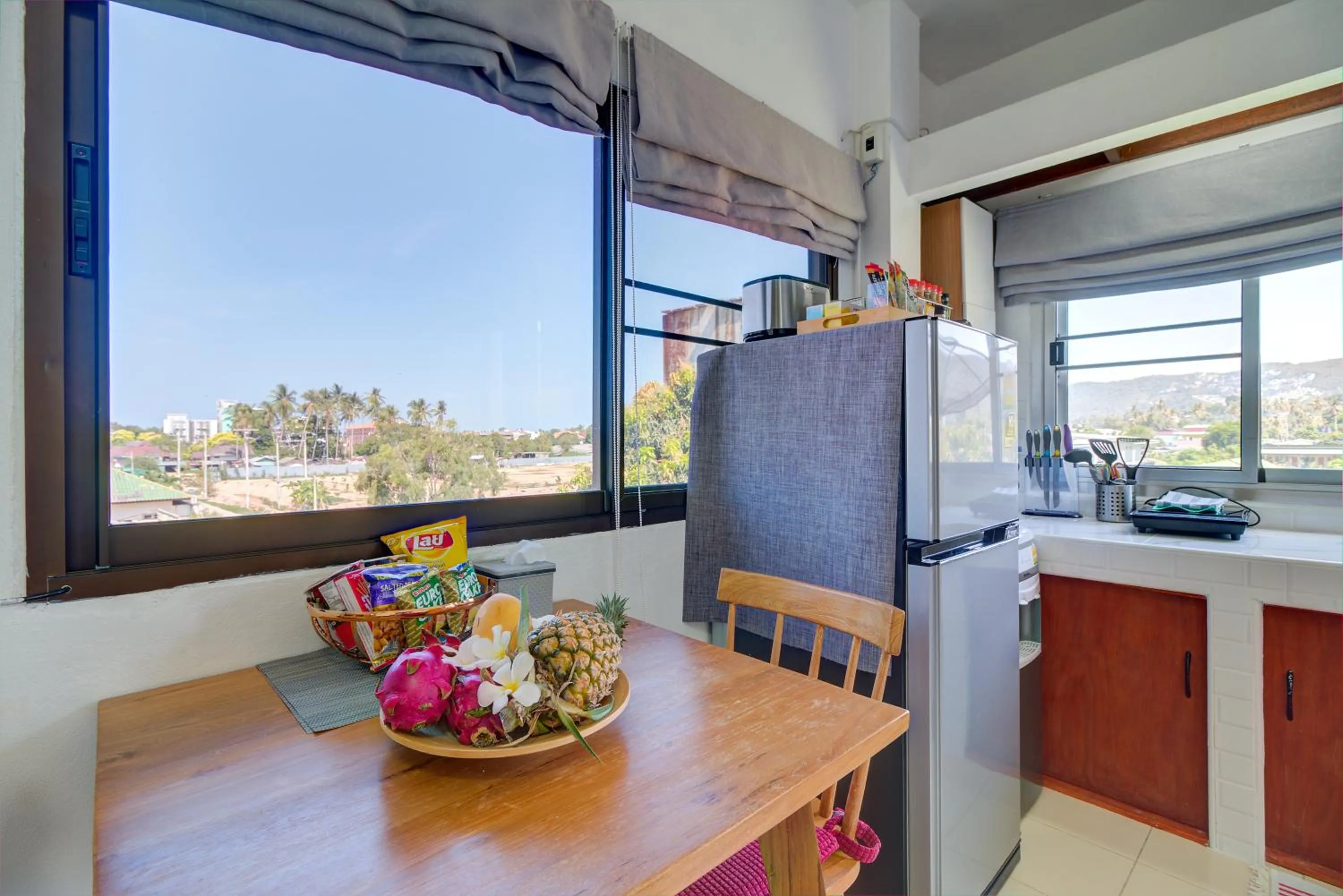Dining area in Chaweng Apartment