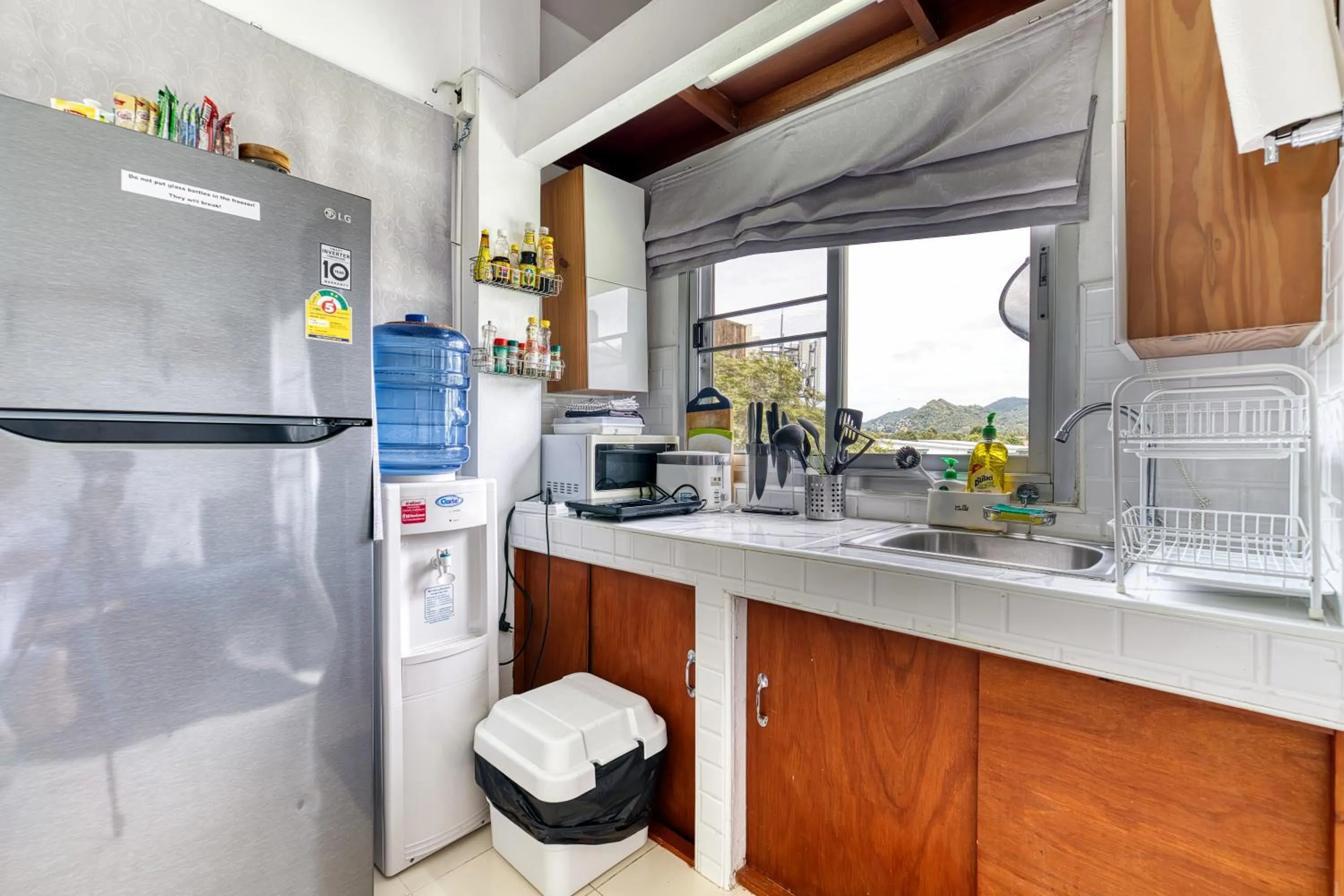 Kitchen or kitchenette in Chaweng Apartment