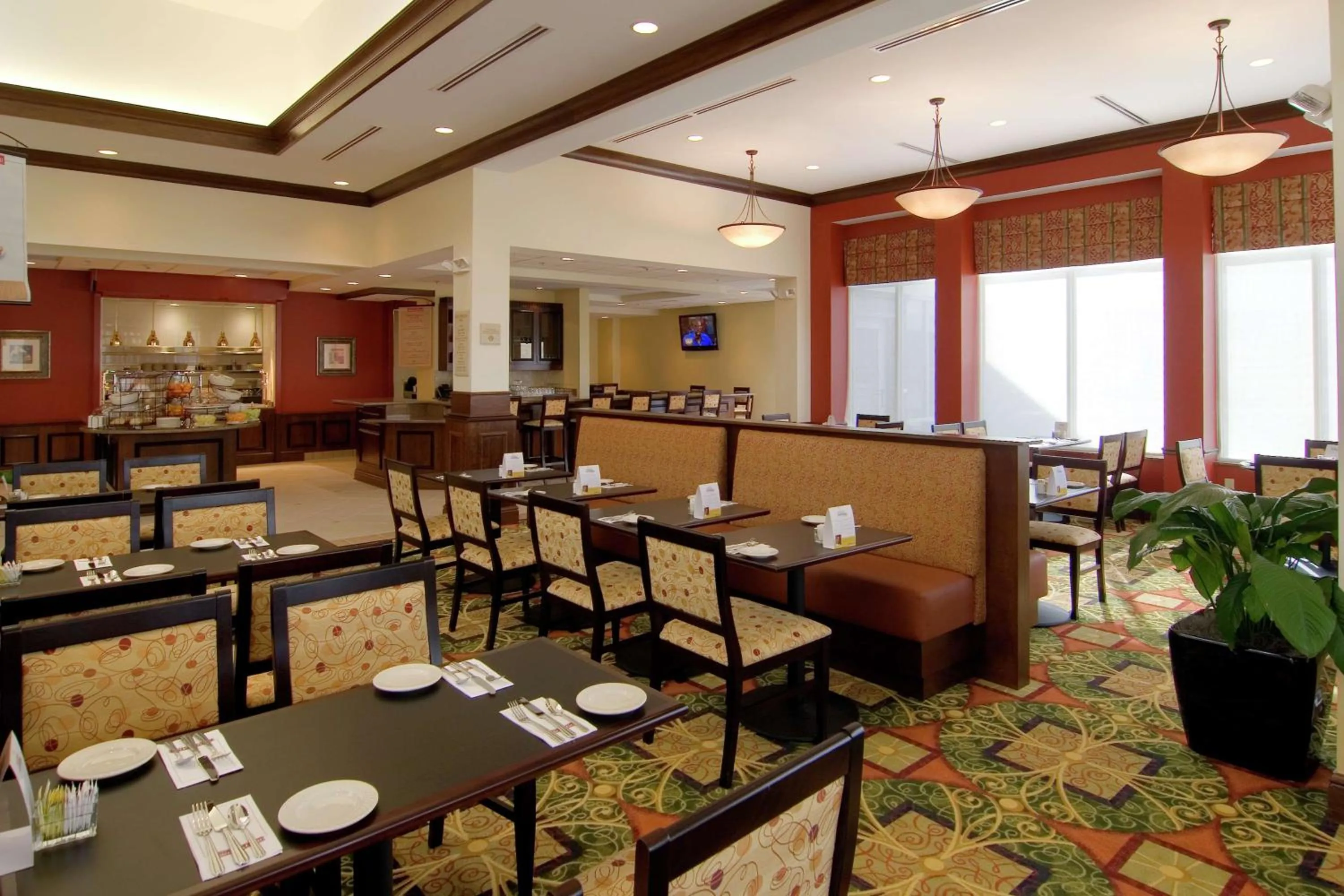 Restaurant/places to eat in Hilton Garden Inn Cleveland East / Mayfield Village
