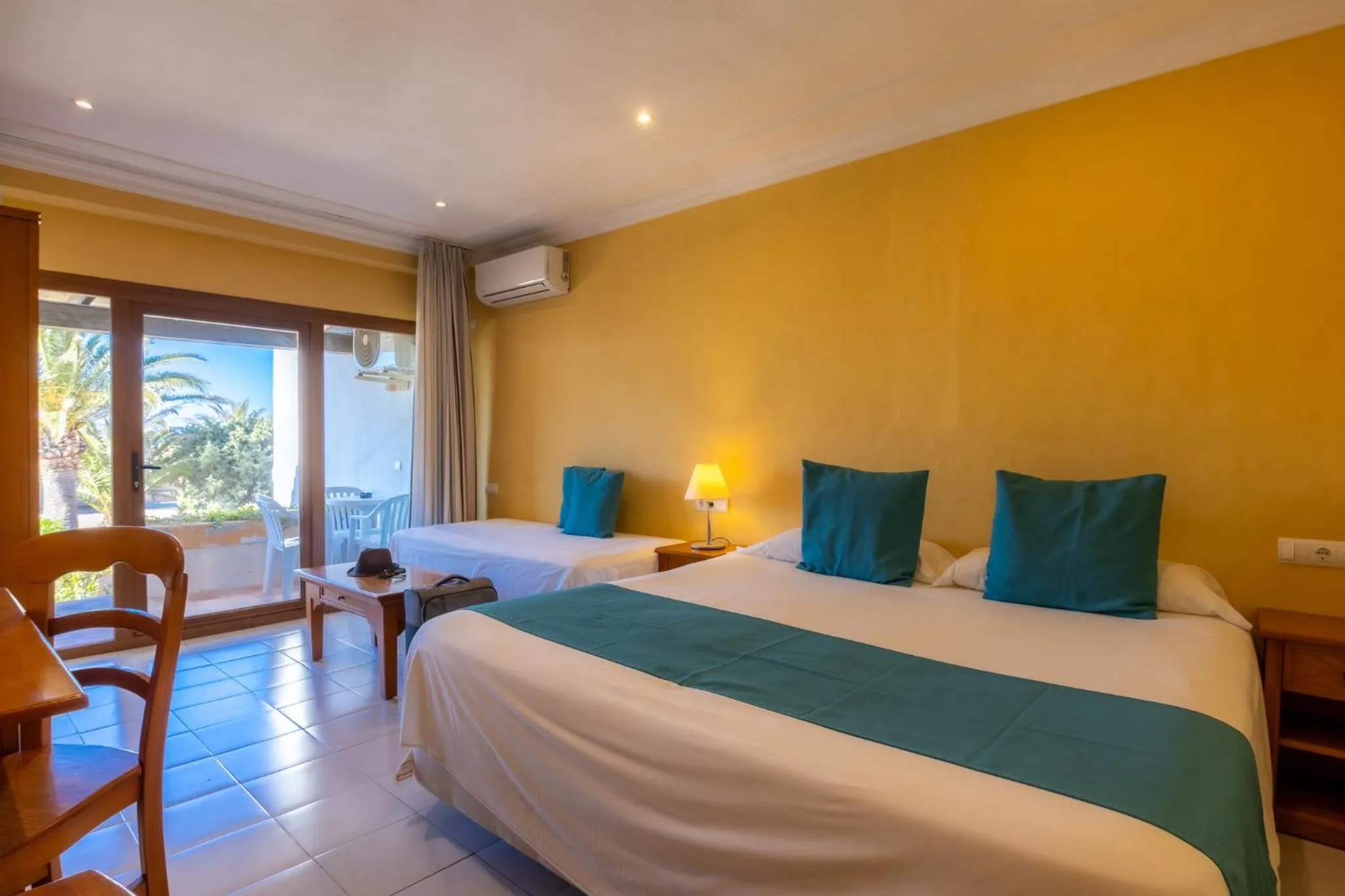 Bedroom, Bed in Hotel Club Sunway Punta Prima