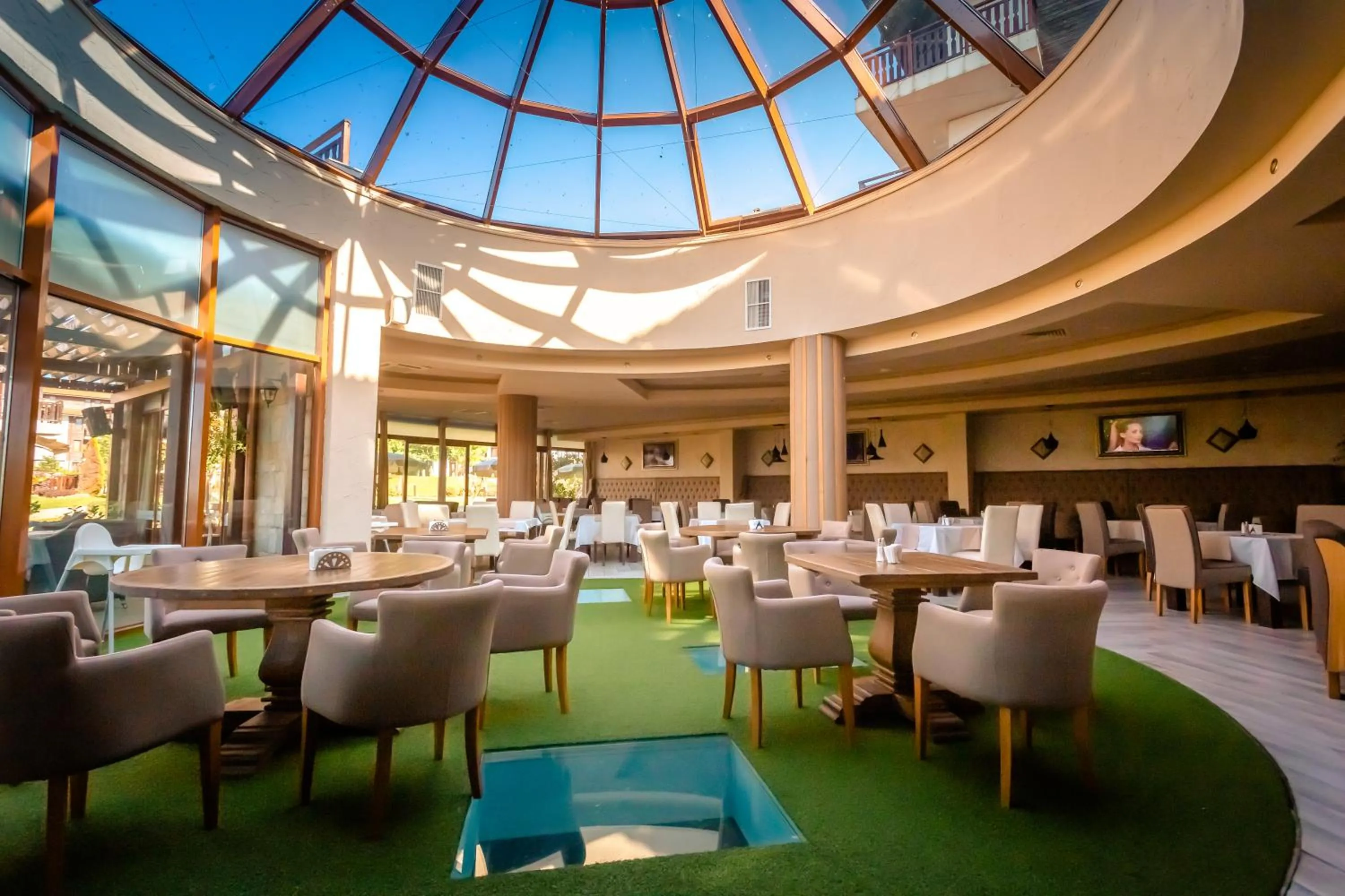 Restaurant/places to eat in Saint Thomas Holiday Village