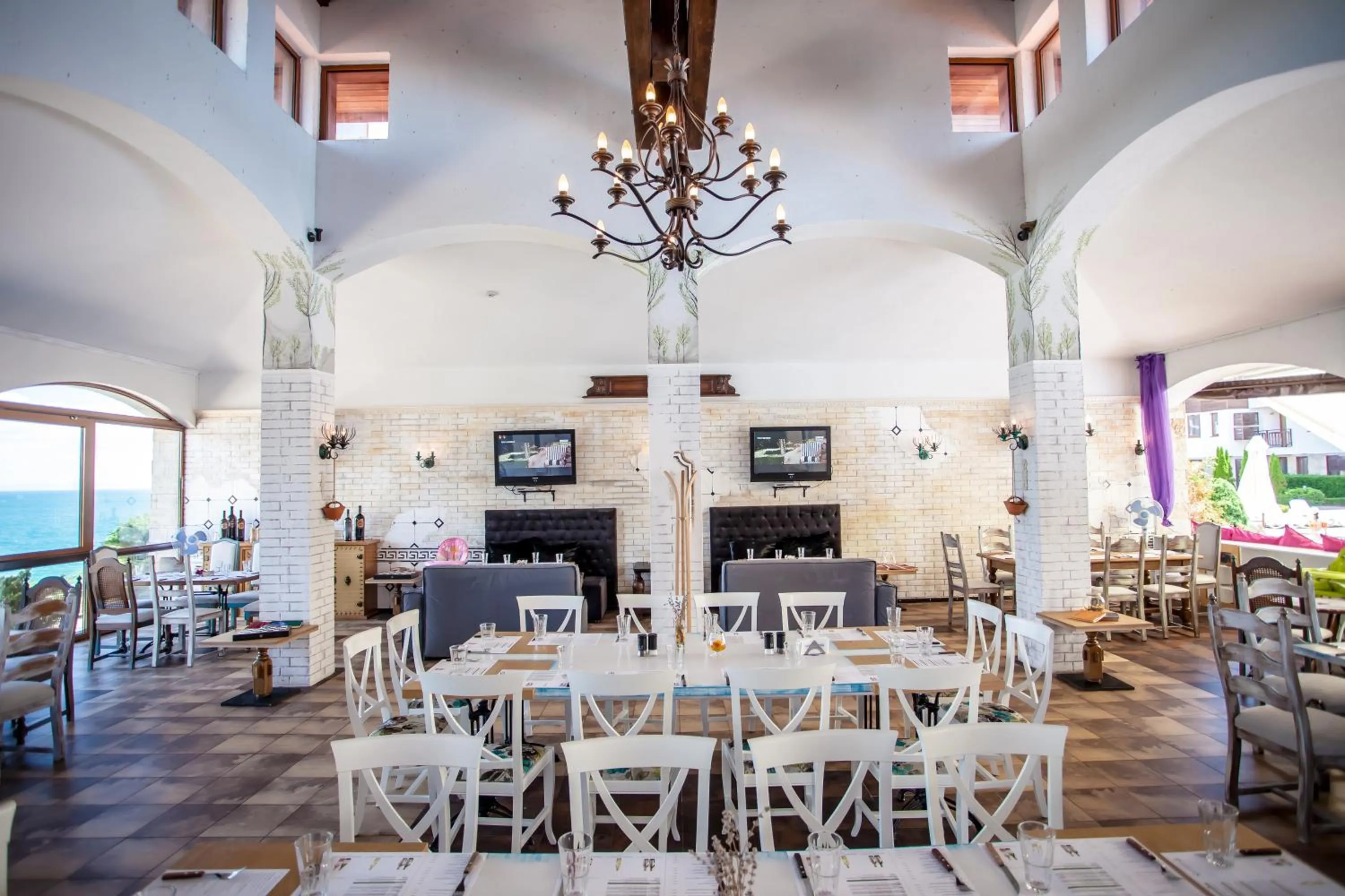 Food and drinks in Saint Thomas Holiday Village