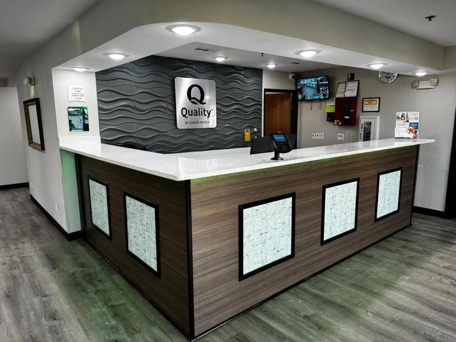 Quality Inn Columbia City near US-30