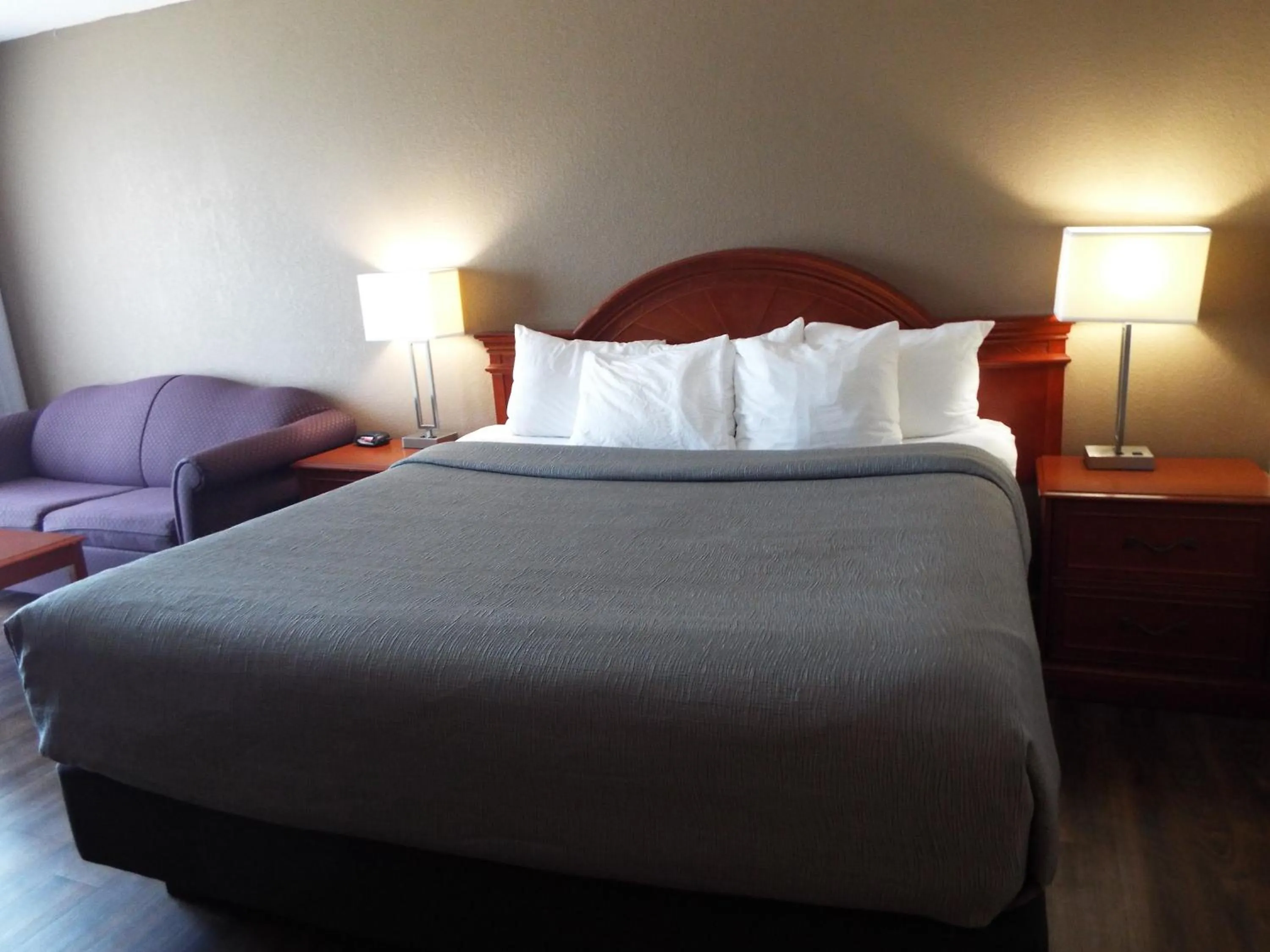 Bedroom, Bed in Quality Inn