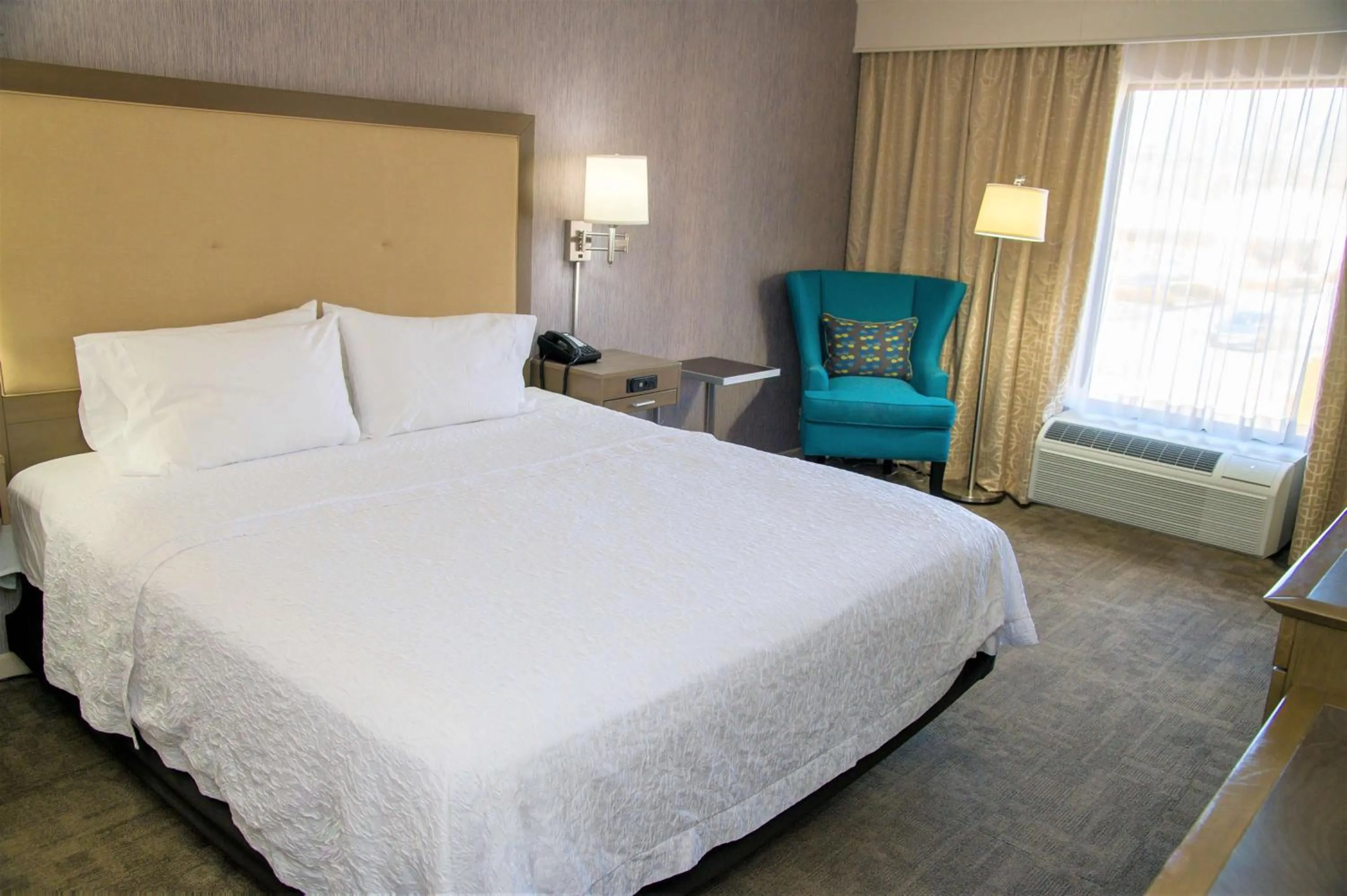 Bed in Hampton Inn Lewisburg