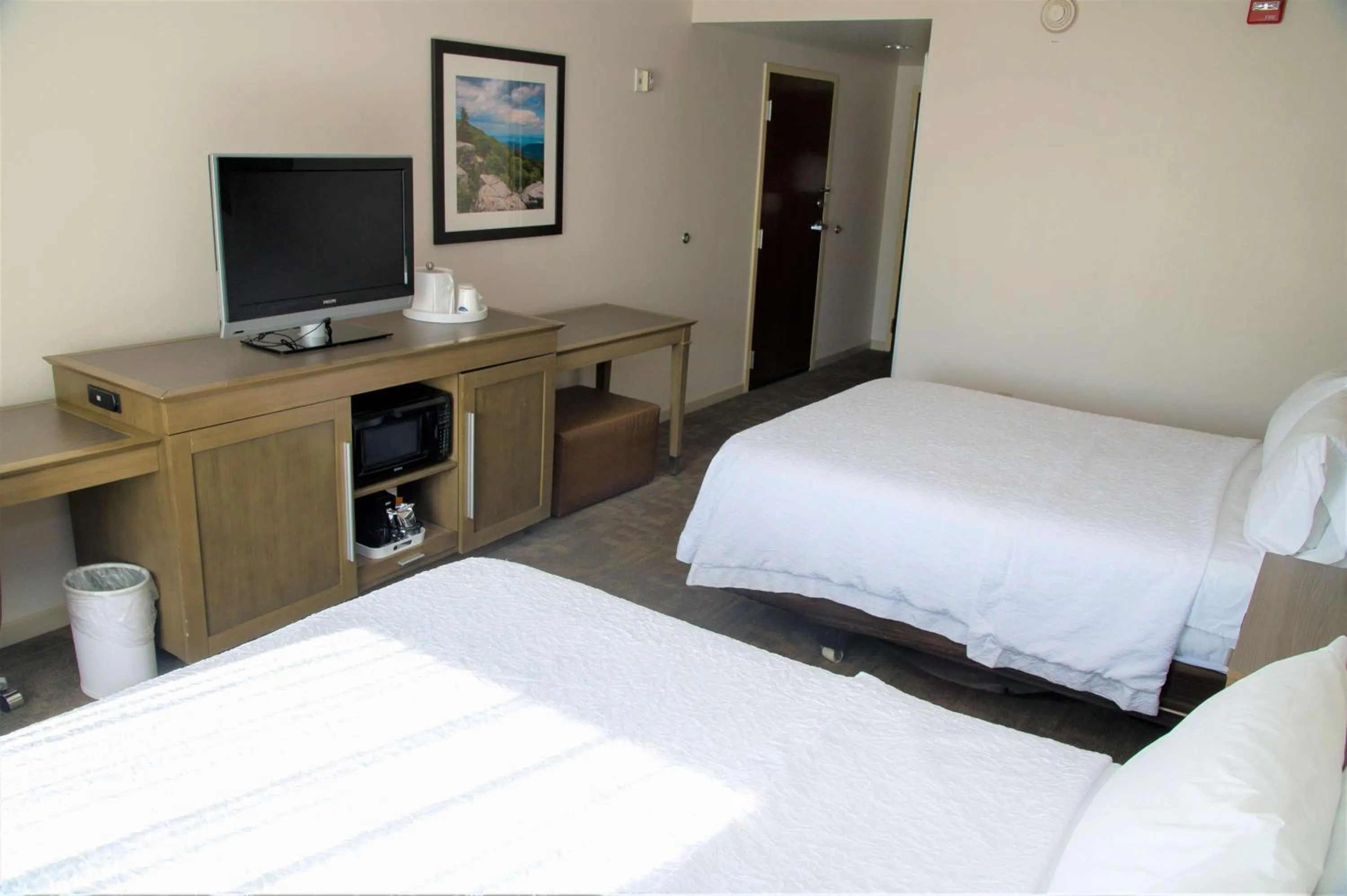 Bedroom, Bed in Hampton Inn Lewisburg