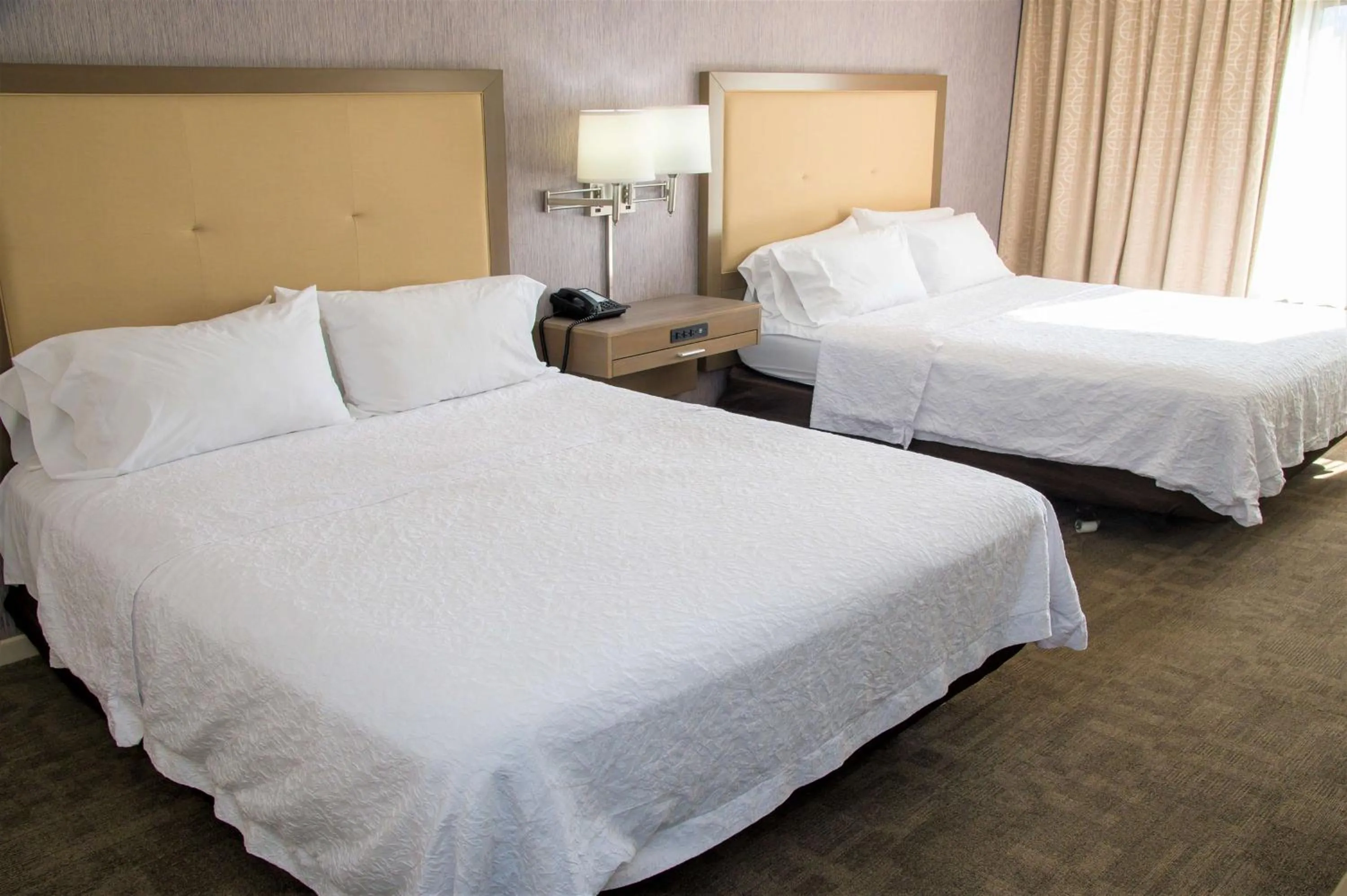 Bed in Hampton Inn Lewisburg