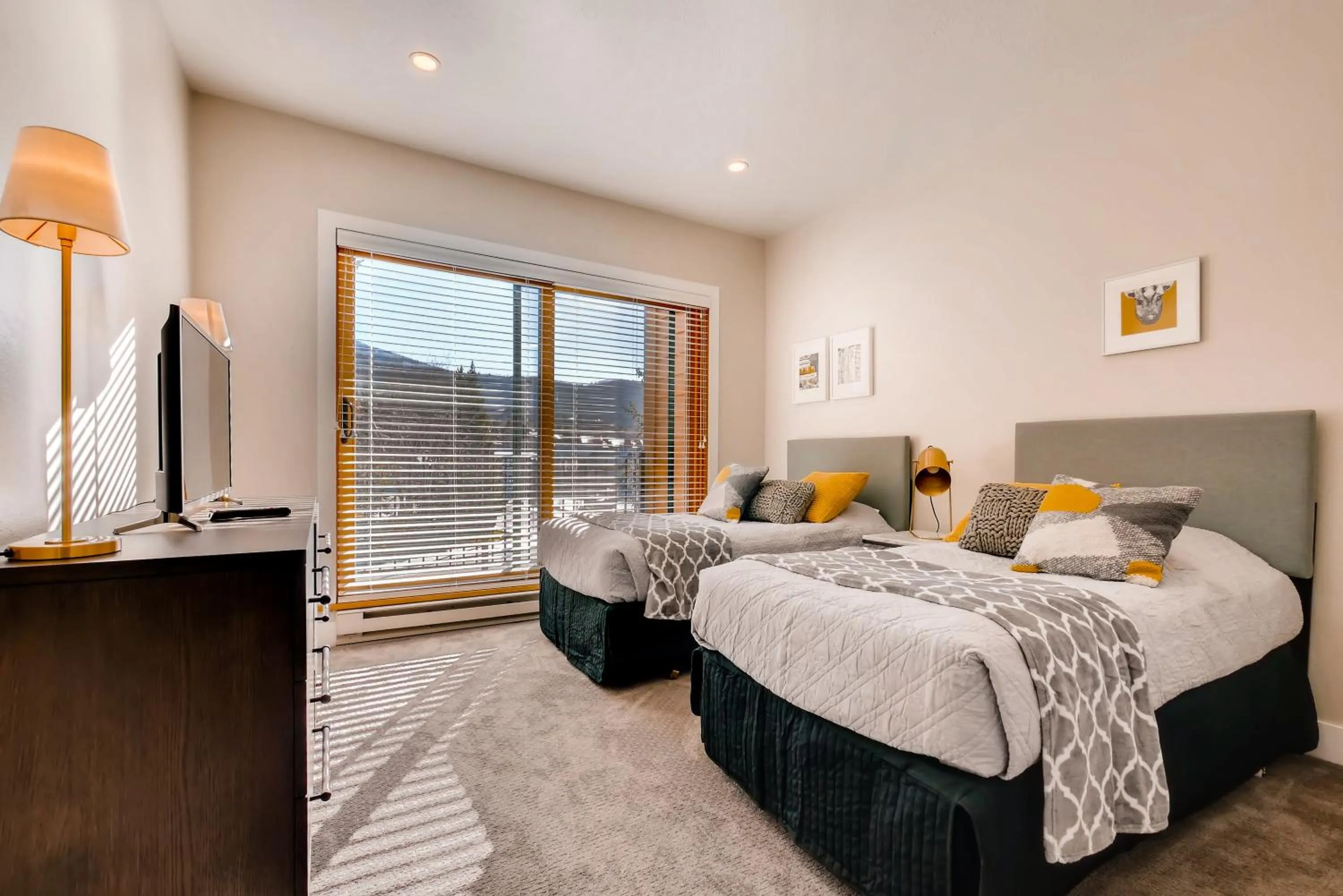 TV and multimedia, Bed in Snow Flower Condos