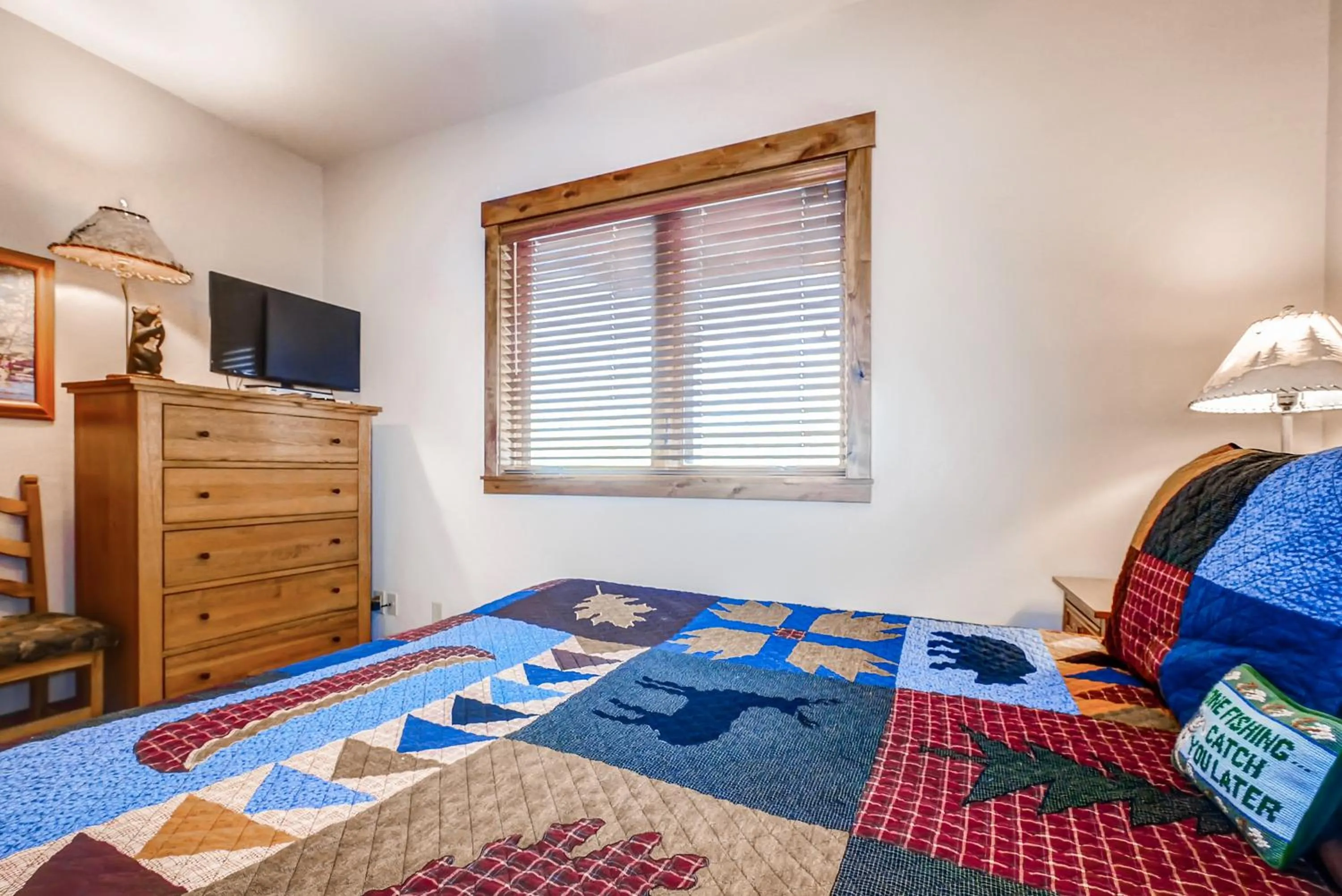 TV and multimedia, Bed in Snow Flower Condos