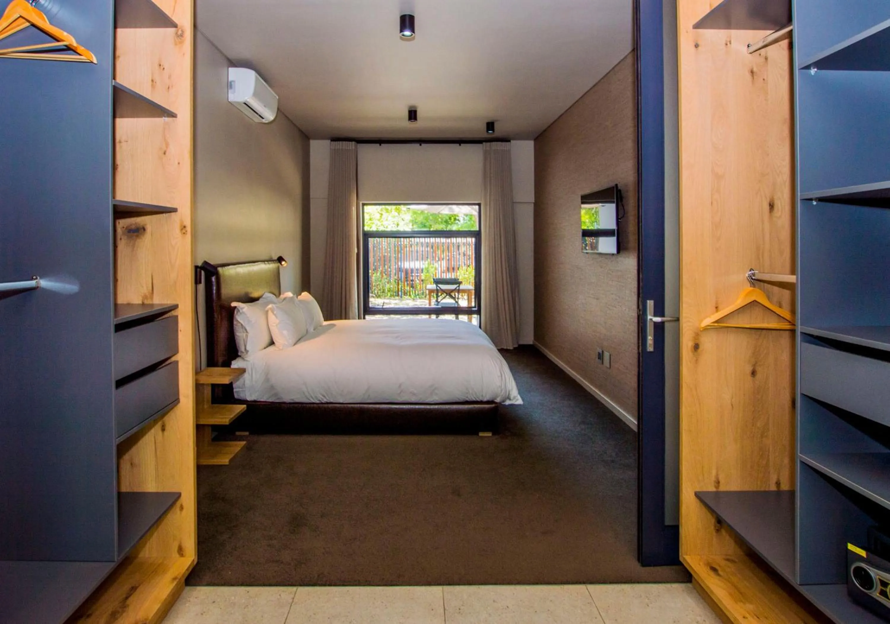 Bed in De Haas Living @ Die Laan 2