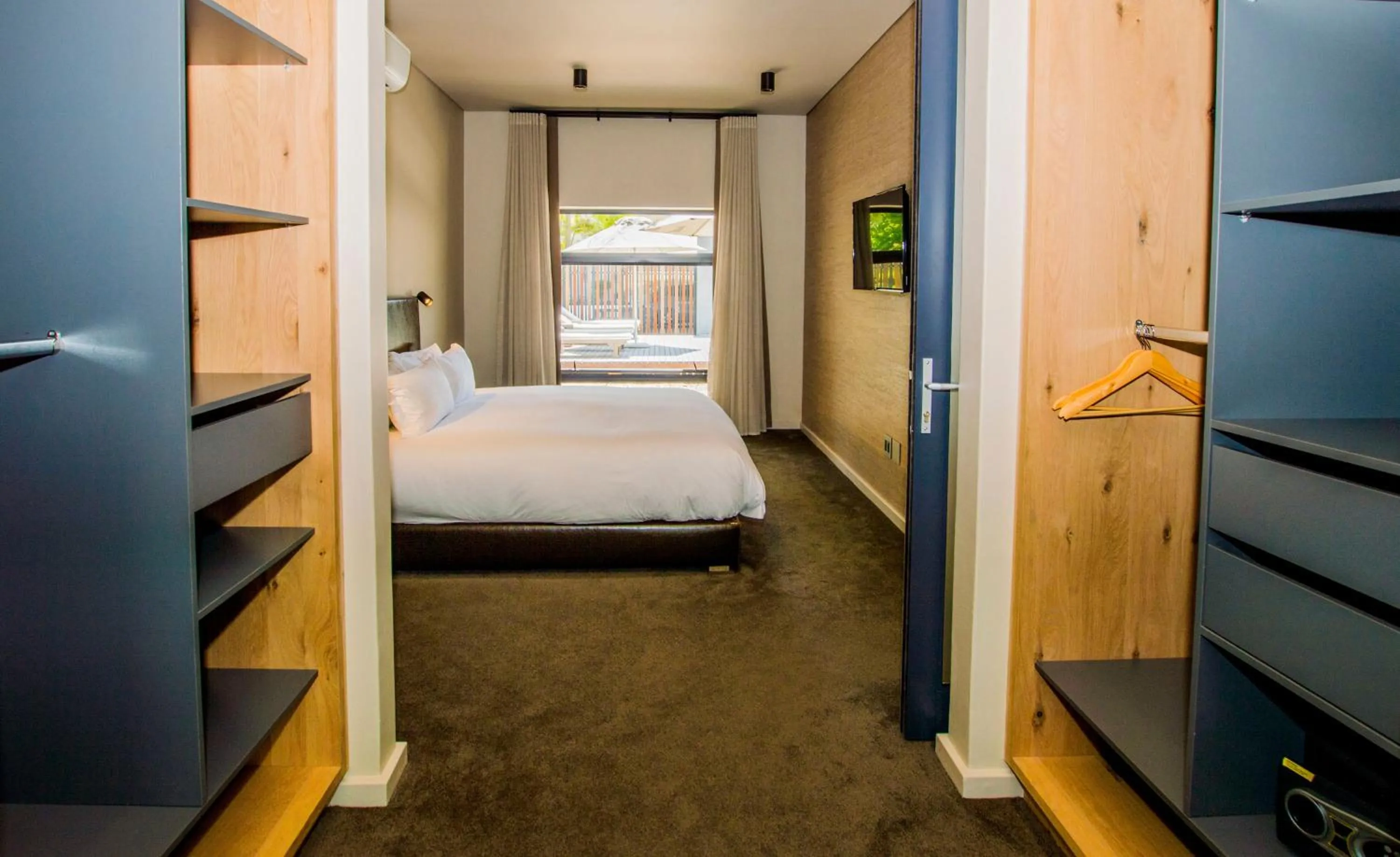 Bed in De Haas Living @ Die Laan 2