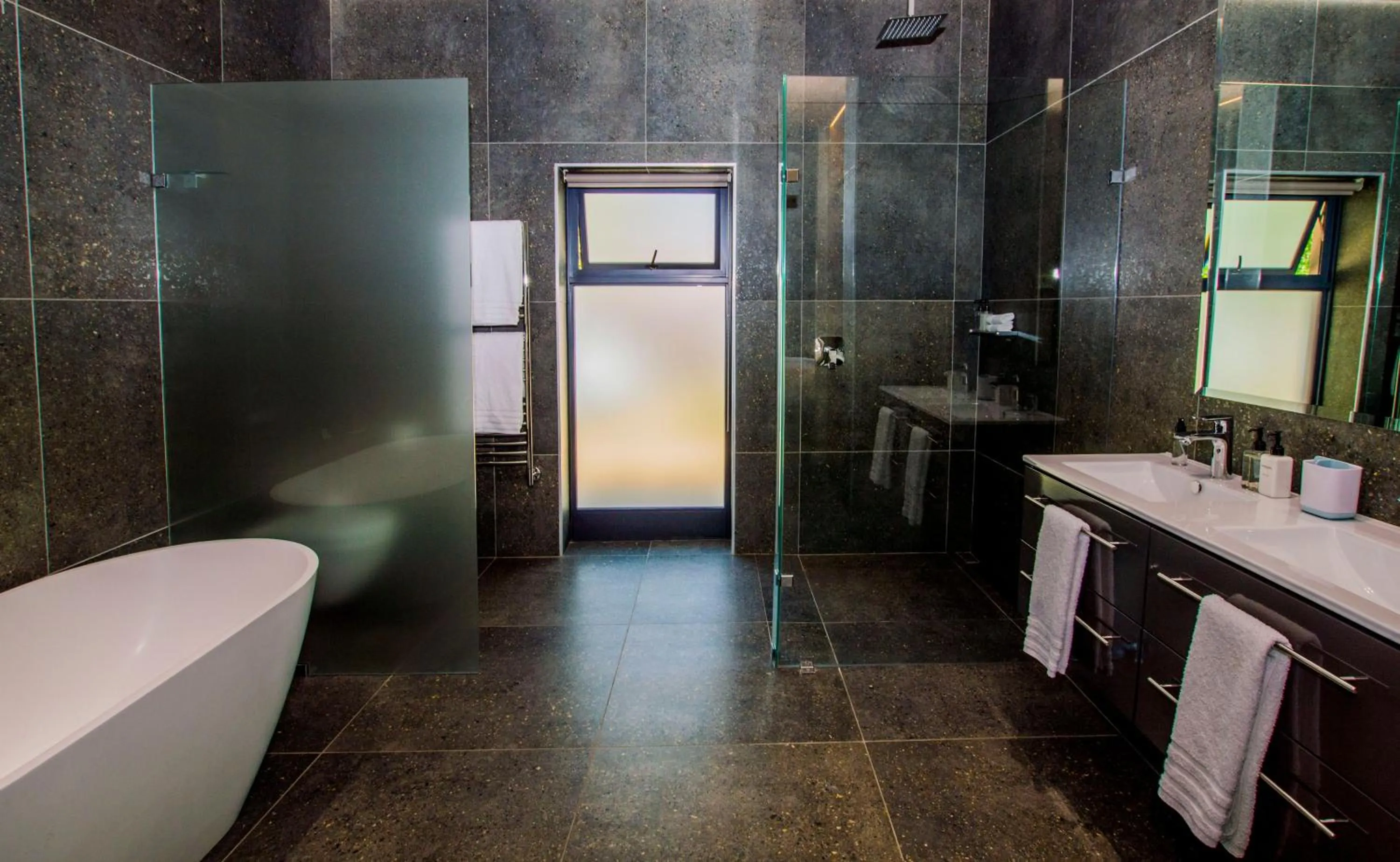 Bathroom in De Haas Living @ Die Laan 2