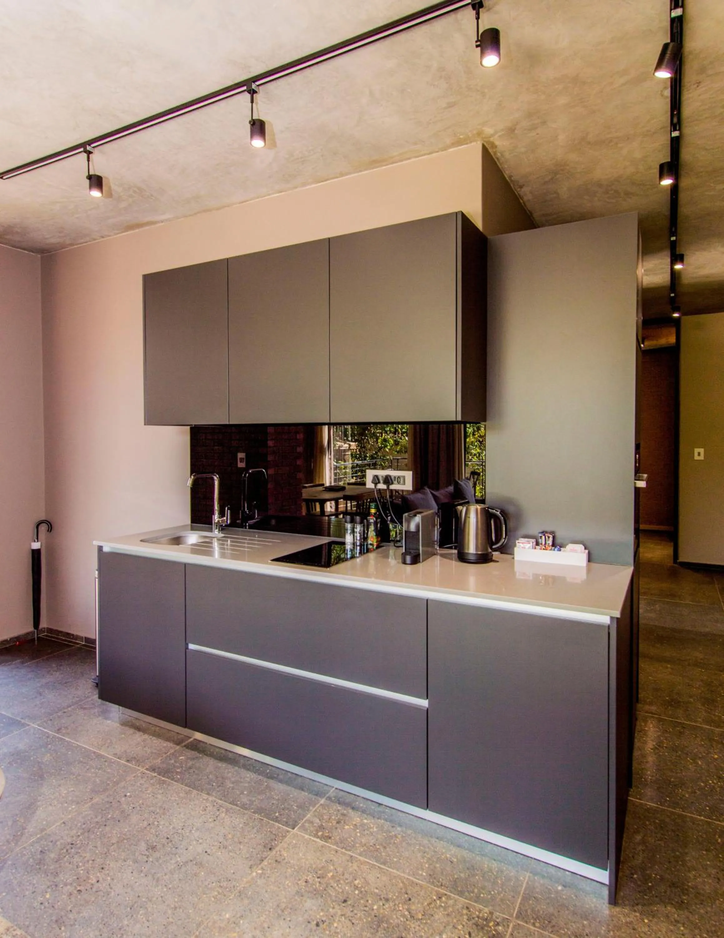 Kitchen or kitchenette in De Haas Living @ Die Laan 2