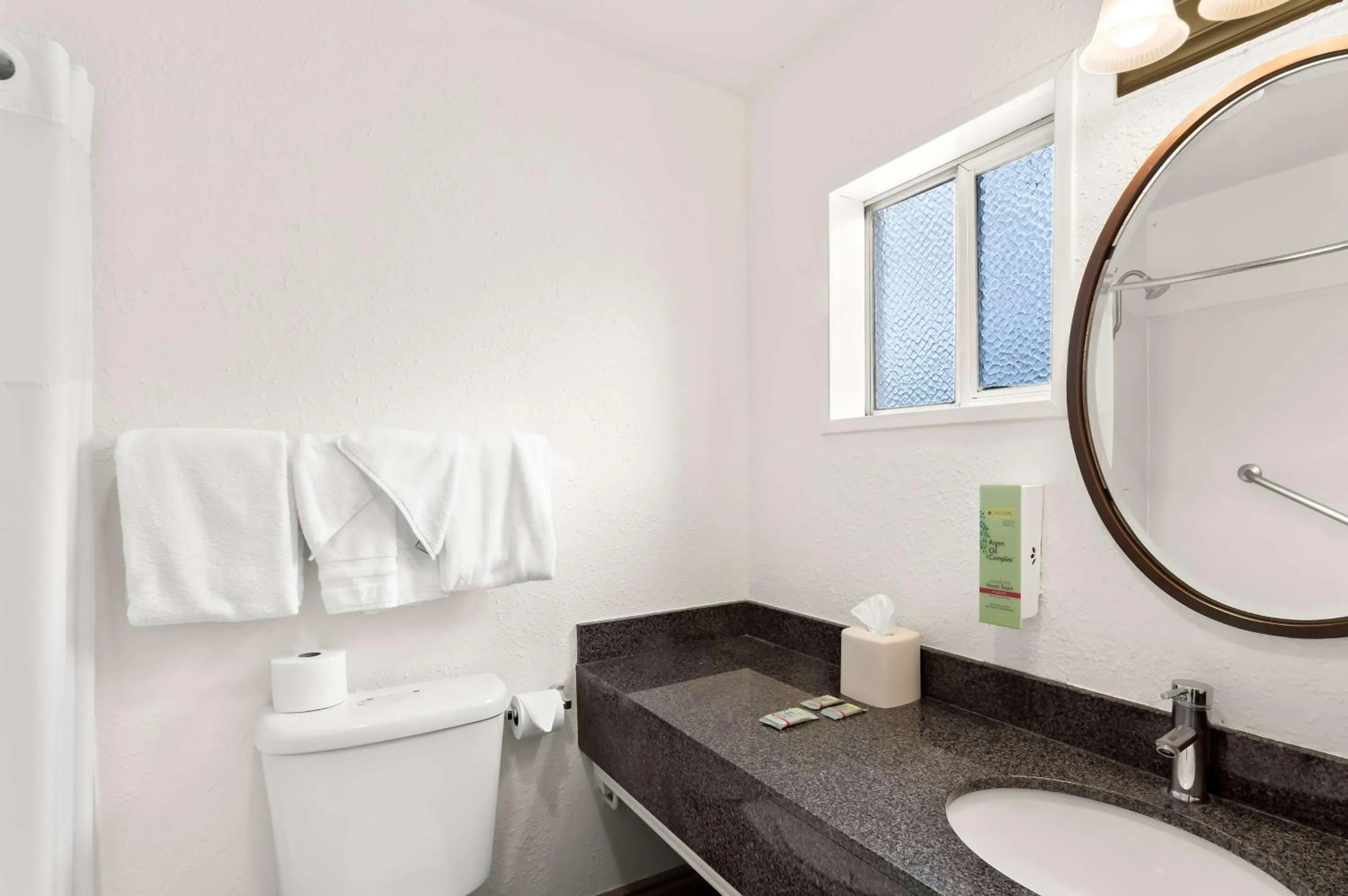 Bathroom in SureStay Plus Hotel by Best Western Susanville