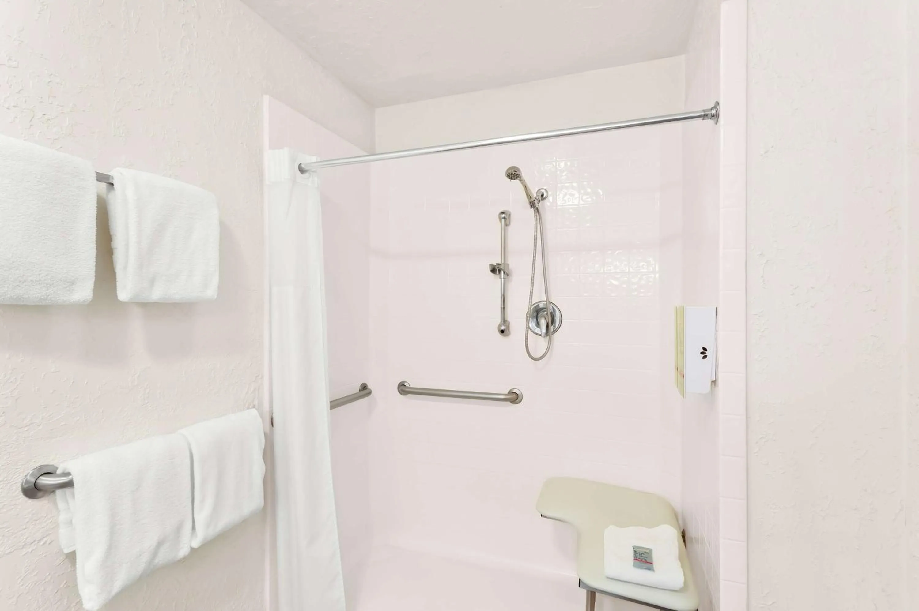 Bathroom in SureStay Plus Hotel by Best Western Susanville