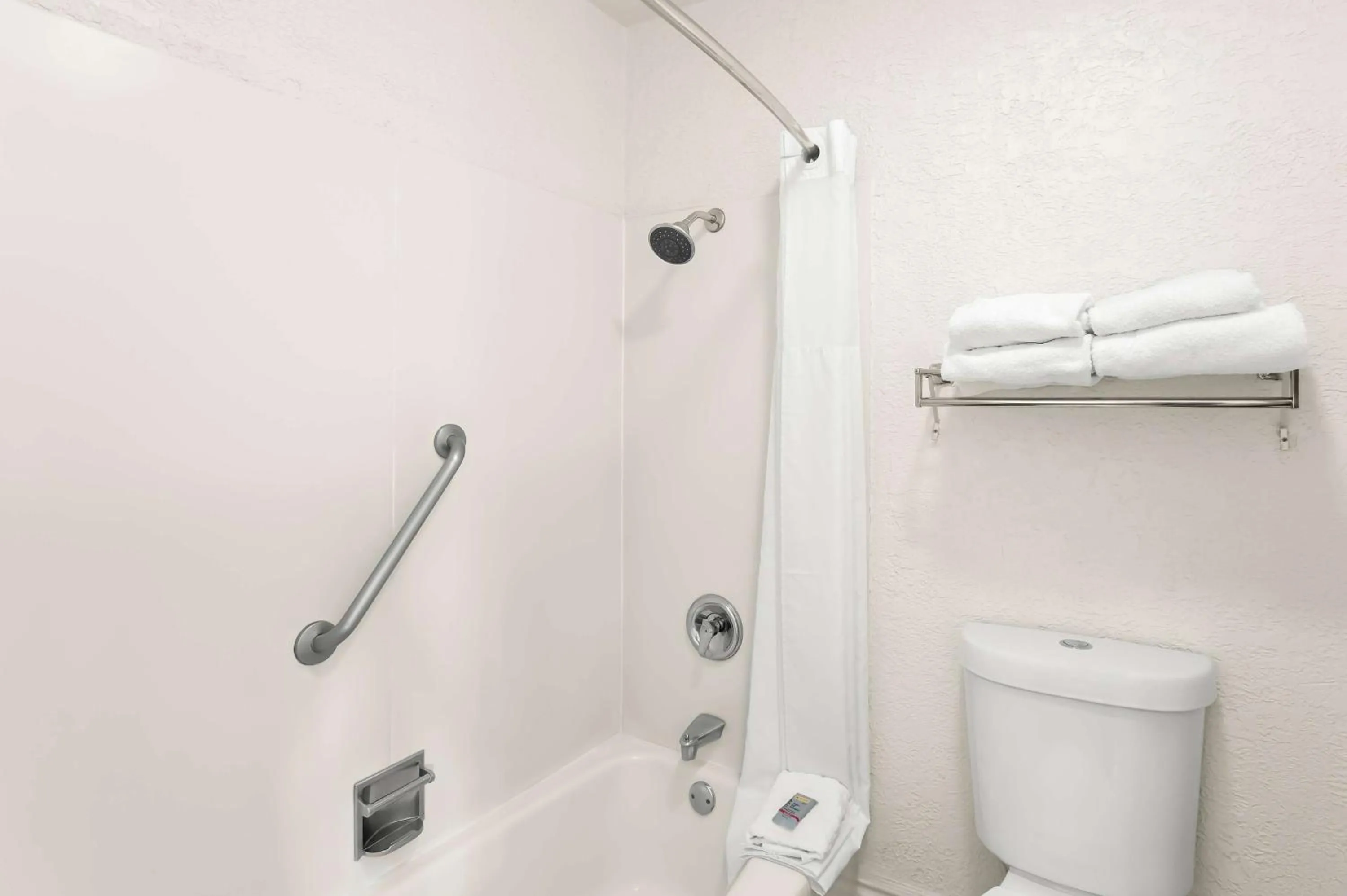 Bathroom in SureStay Plus Hotel by Best Western Susanville