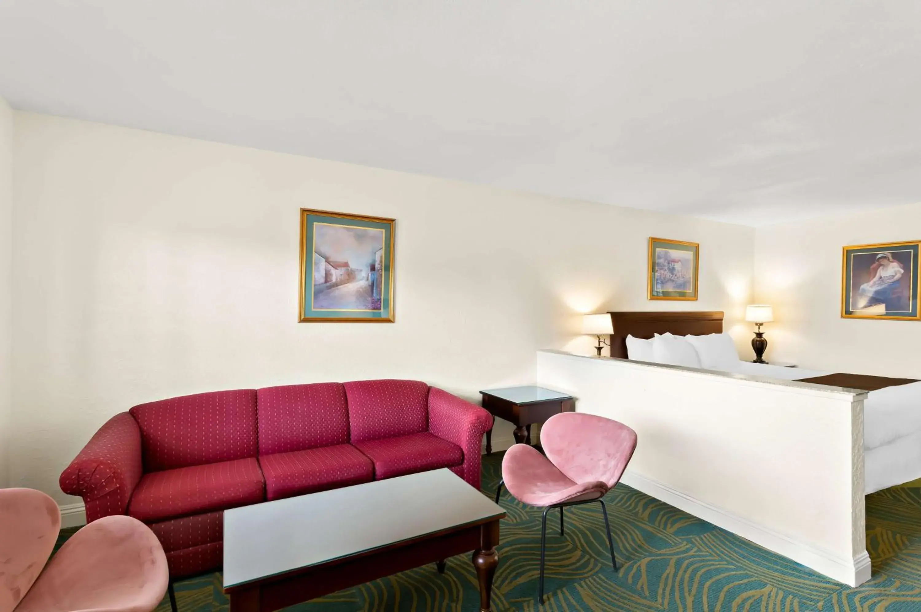 King Suite in SureStay Plus Hotel by Best Western Susanville King Suite in SureStay Plus Hotel by Best Western Susanville