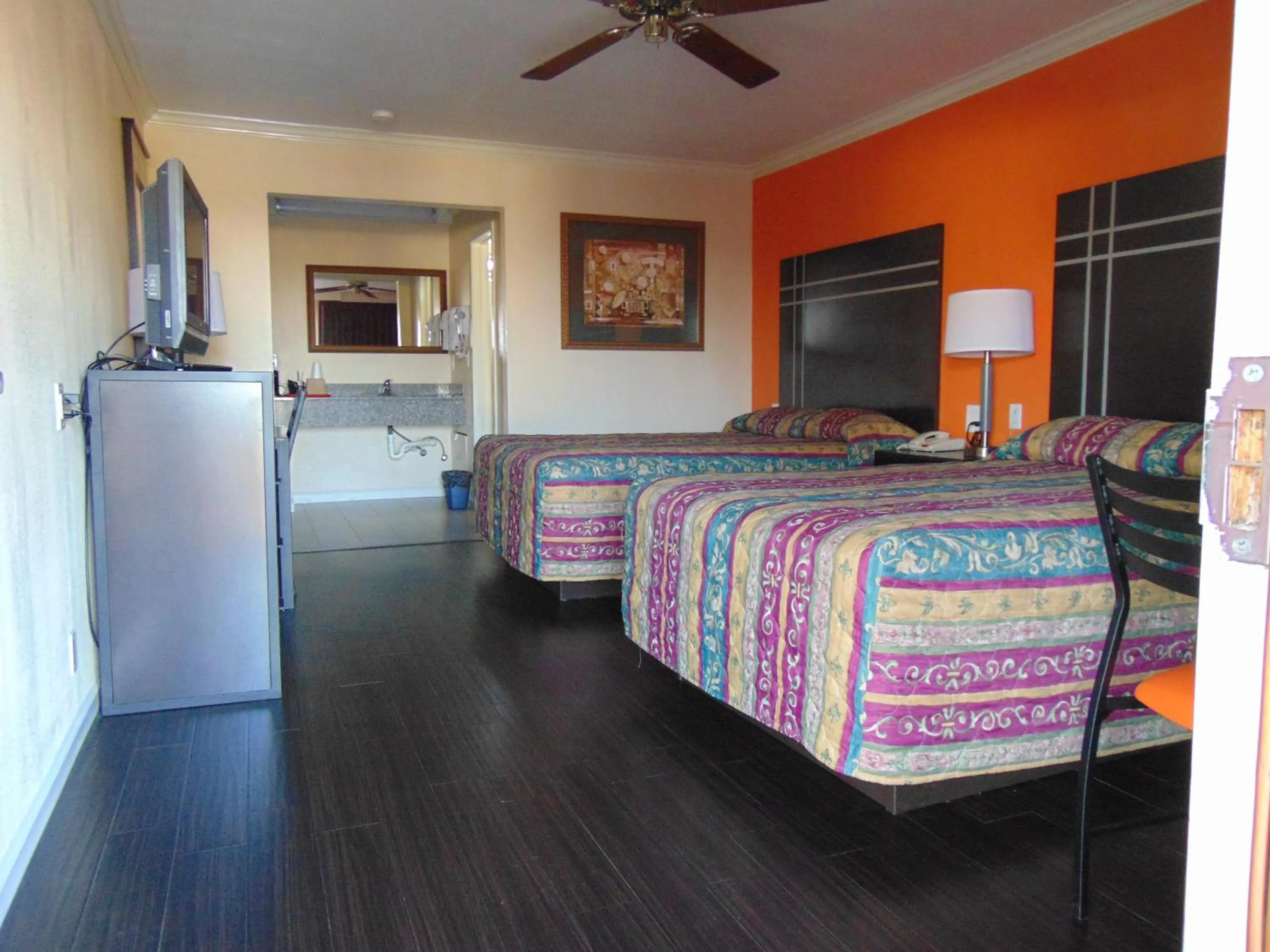 Bedroom, Bed in Heart of Texas Motel
