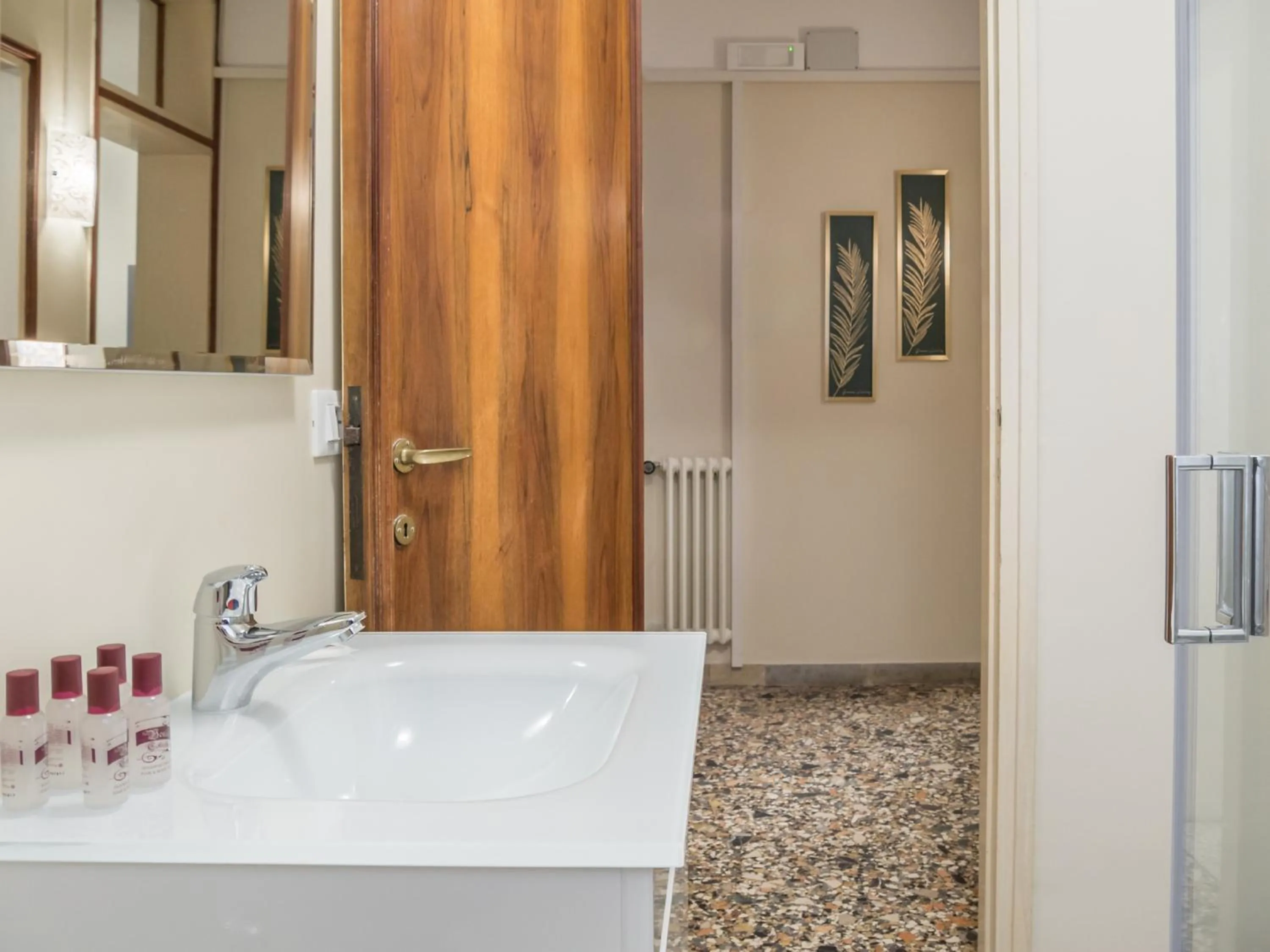 Bathroom in San Marco Square with Canal View by Wonderful Italy