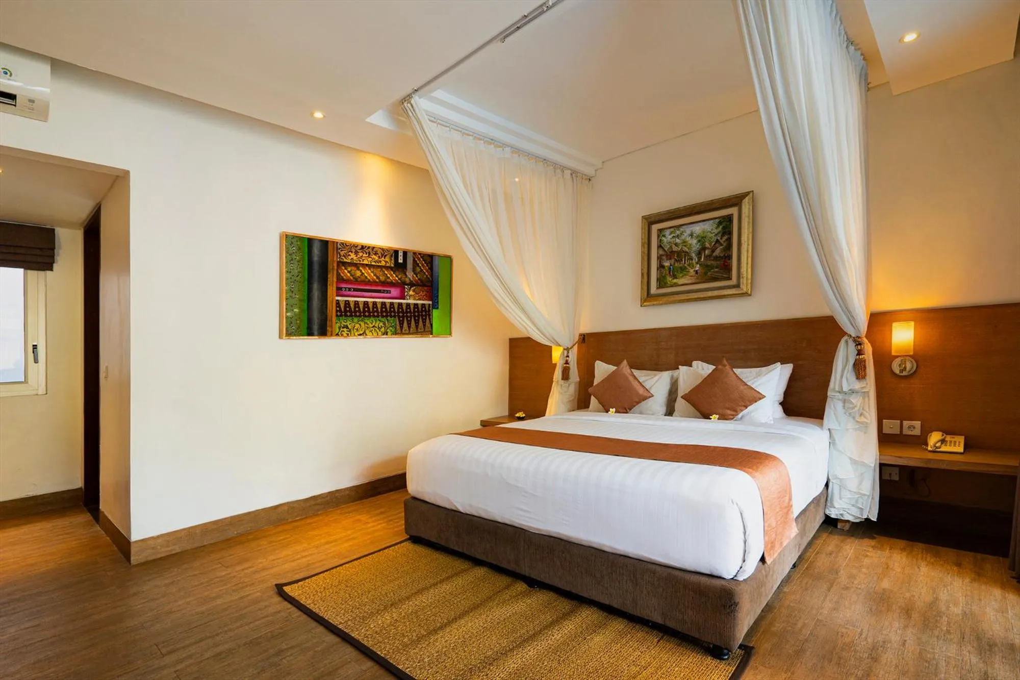 Bed in Lasanti Villas Seminyak