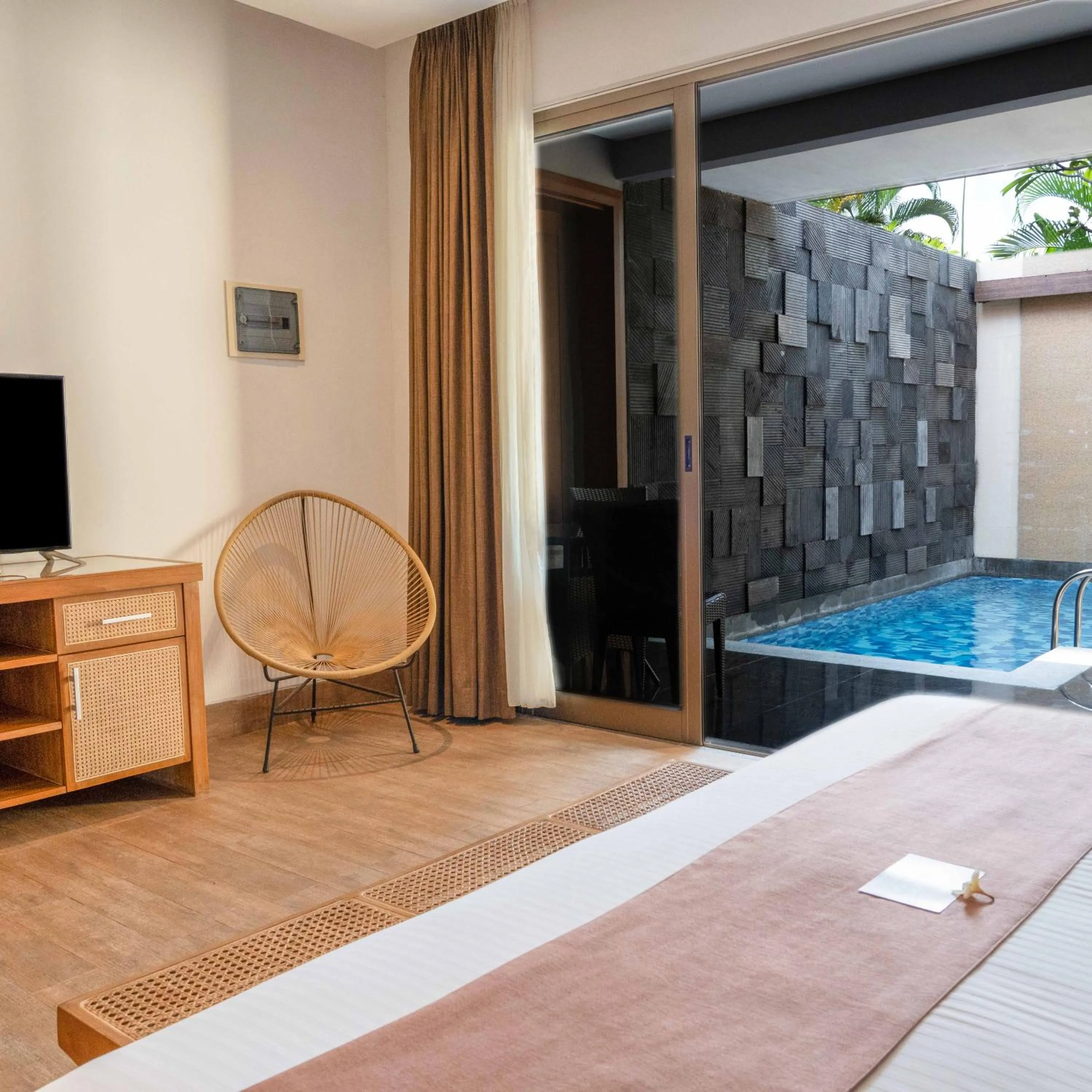 Bed in Lasanti Villas Seminyak