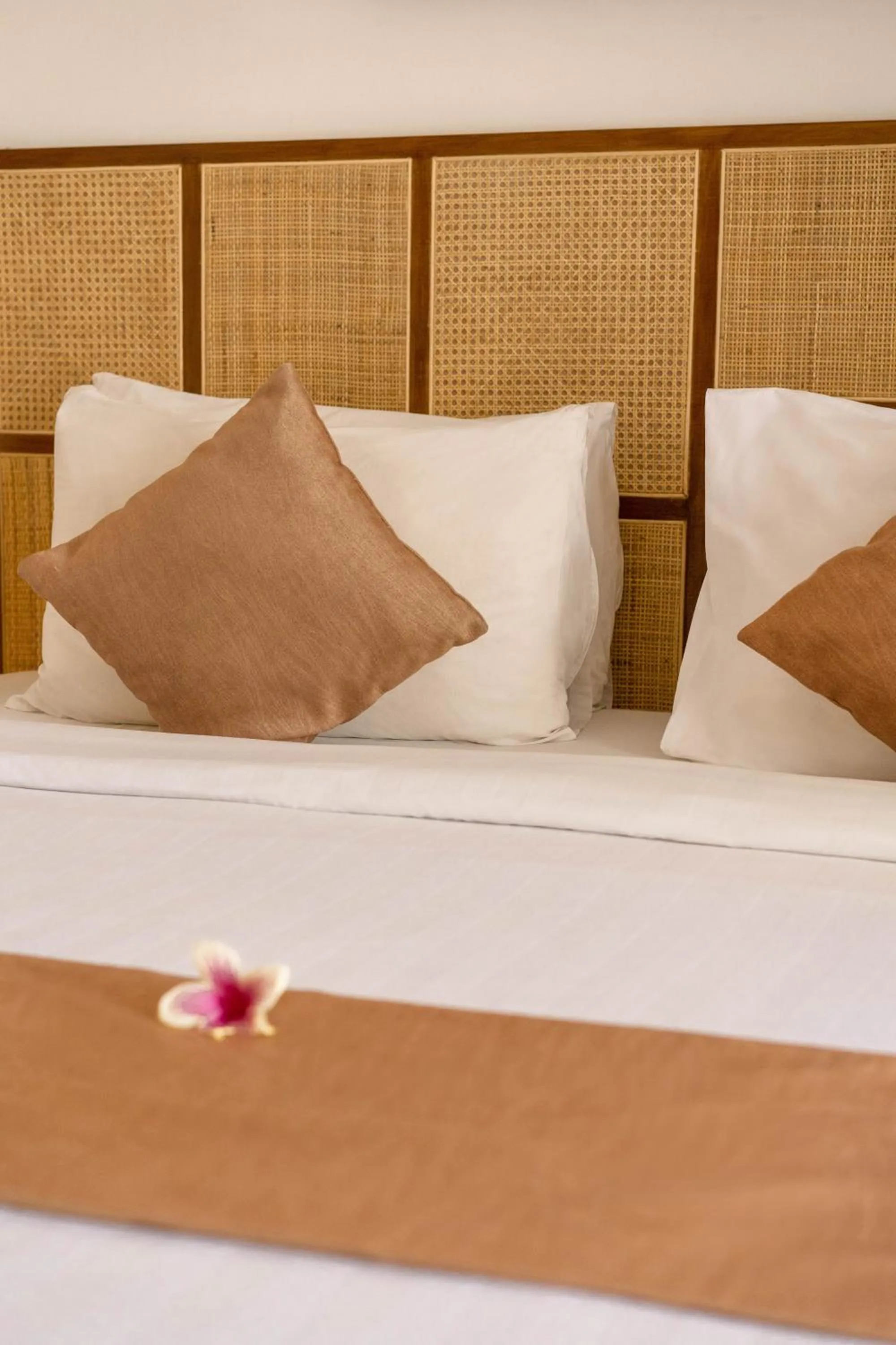 Bed in Lasanti Villas Seminyak