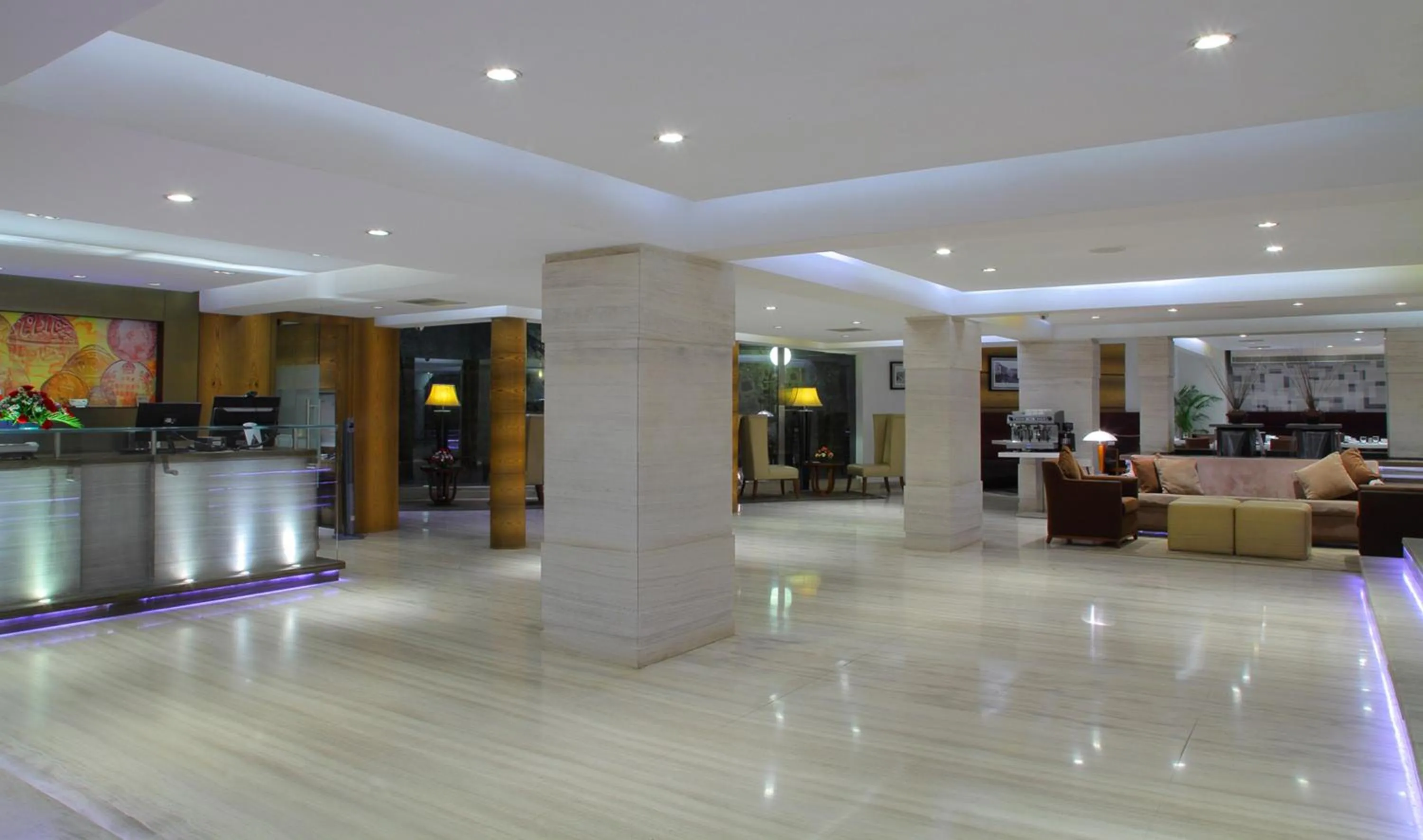 Lobby or reception in Hiltop Hotel