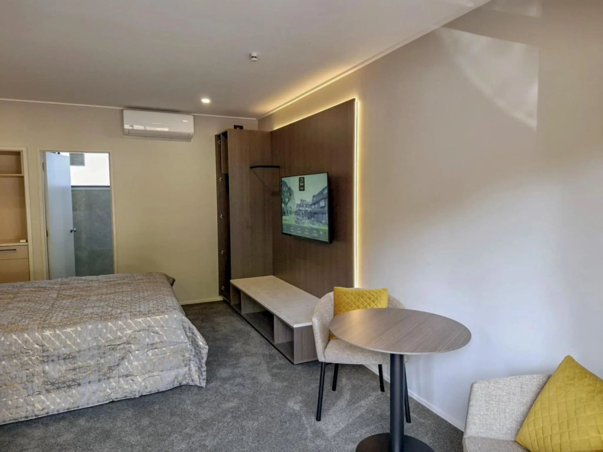 Bed in Distinction Coachman Hotel, Palmerston North