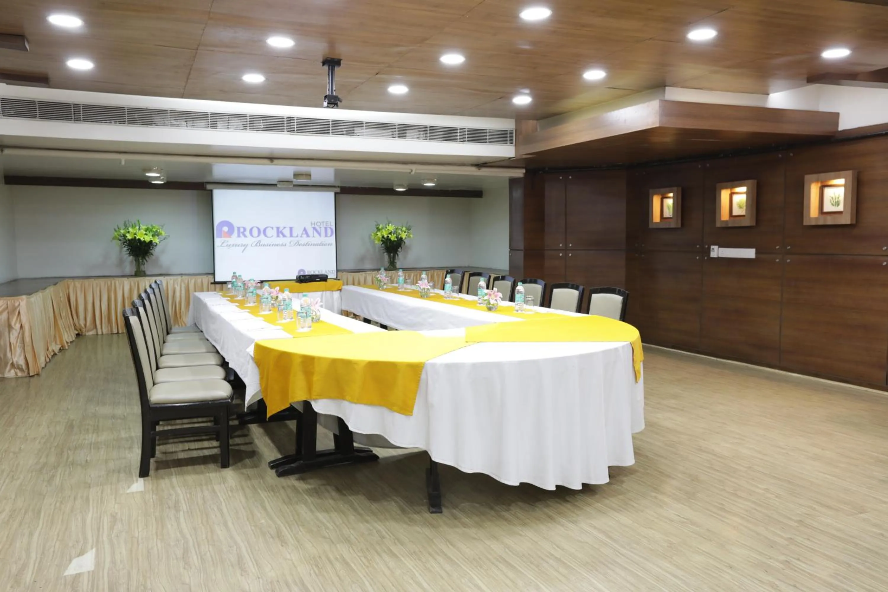 Banquet/Function facilities in Rockland Hotel, C.R Park