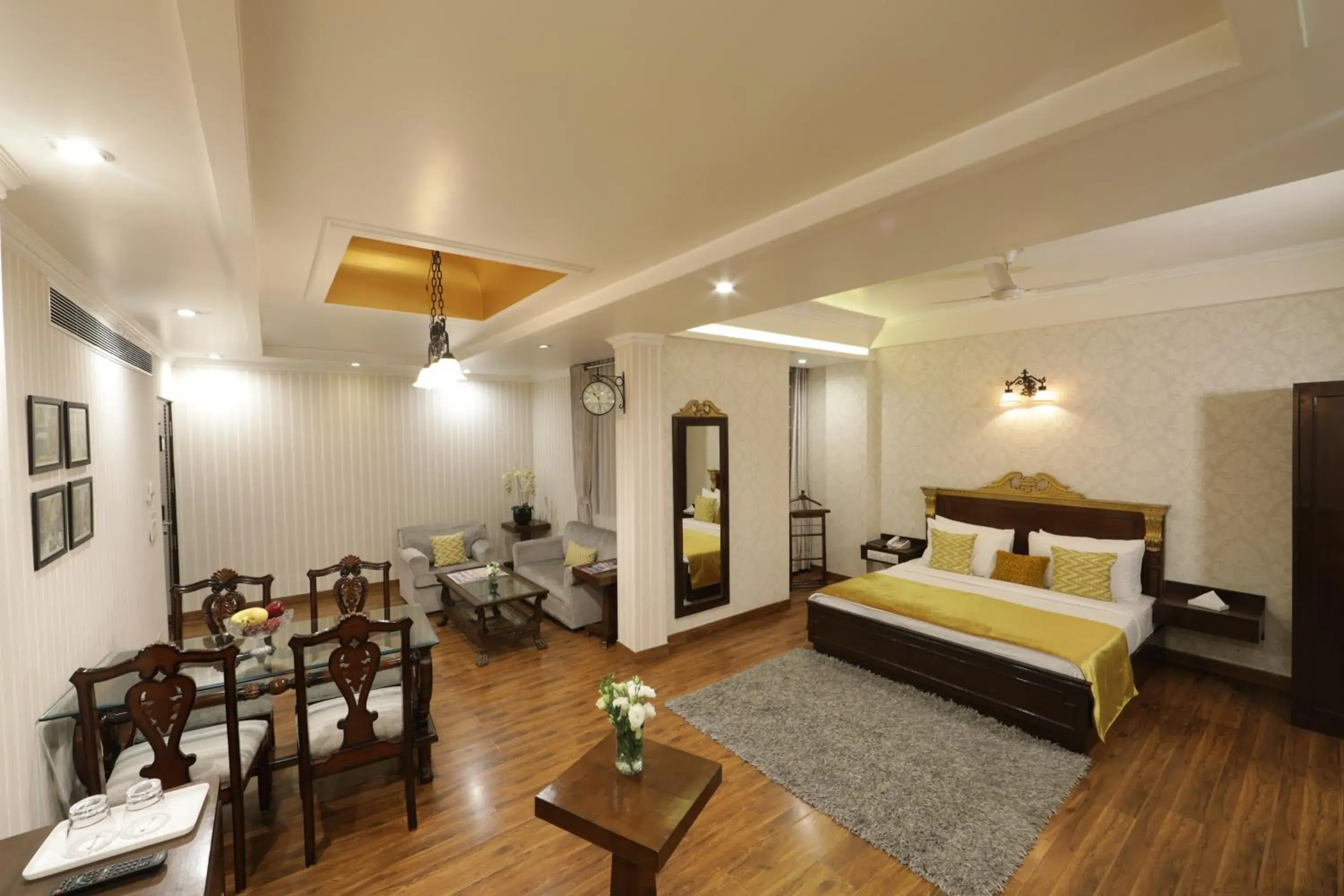 Executive Suite in Rockland Hotel, C.R Park Executive Suite in Rockland Hotel, C.R Park