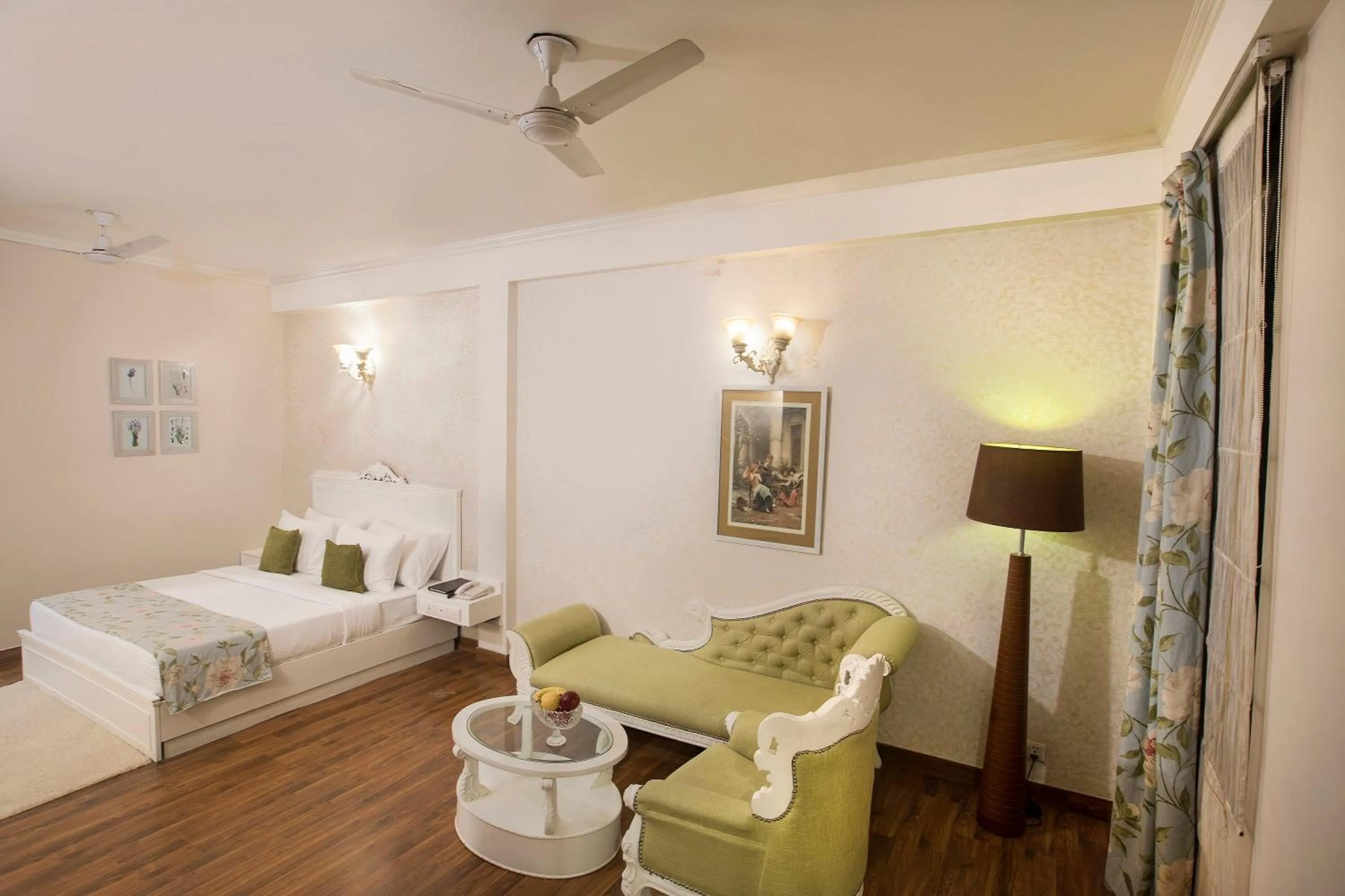 Coffee/tea facilities, Bed in Rockland Hotel, C.R Park