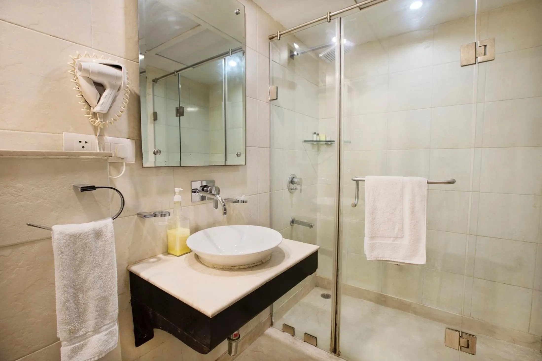 Bathroom in Rockland Hotel, C.R Park