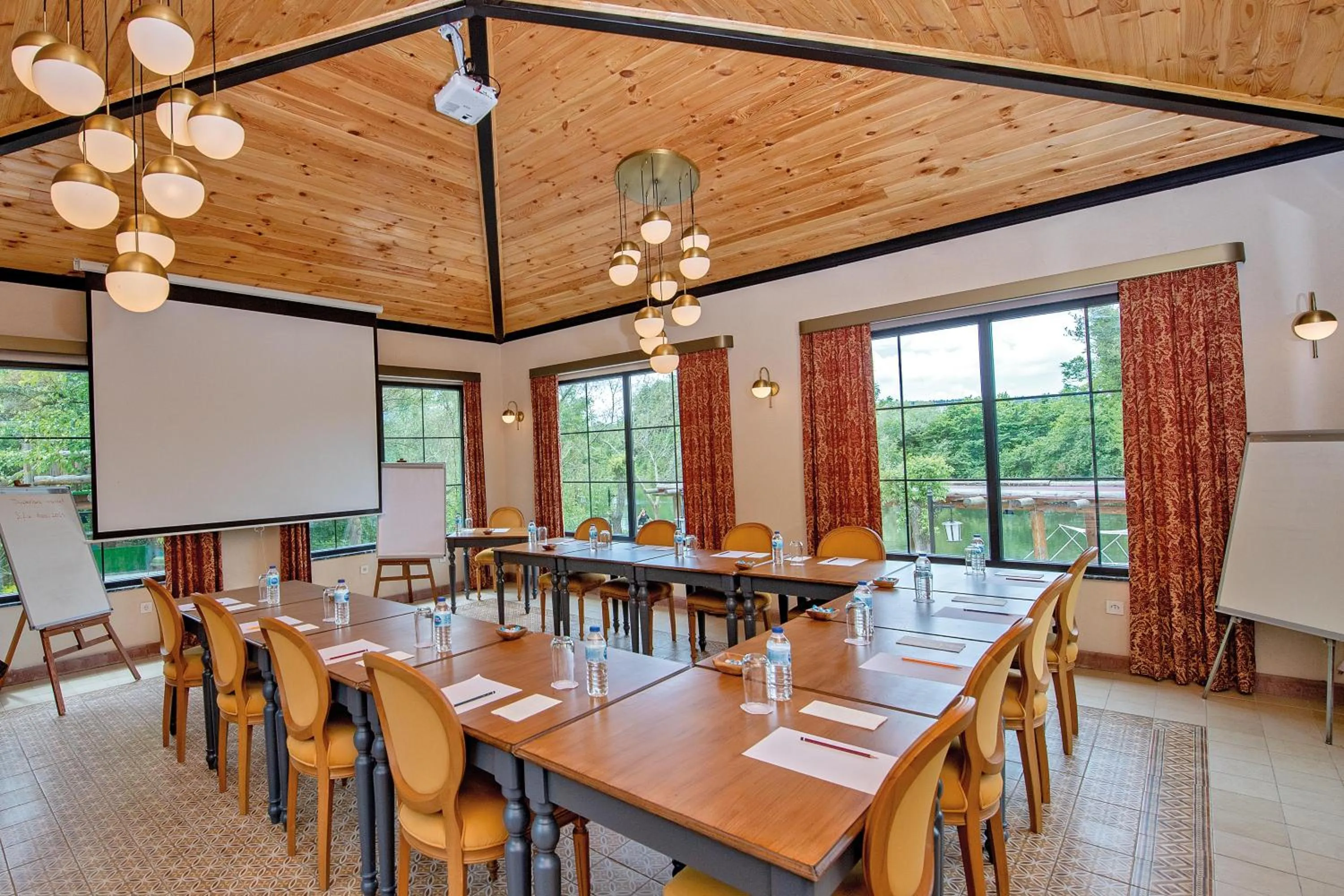 Meeting/conference room in Wineport Lodge Agva Riverside Hotel & Winery