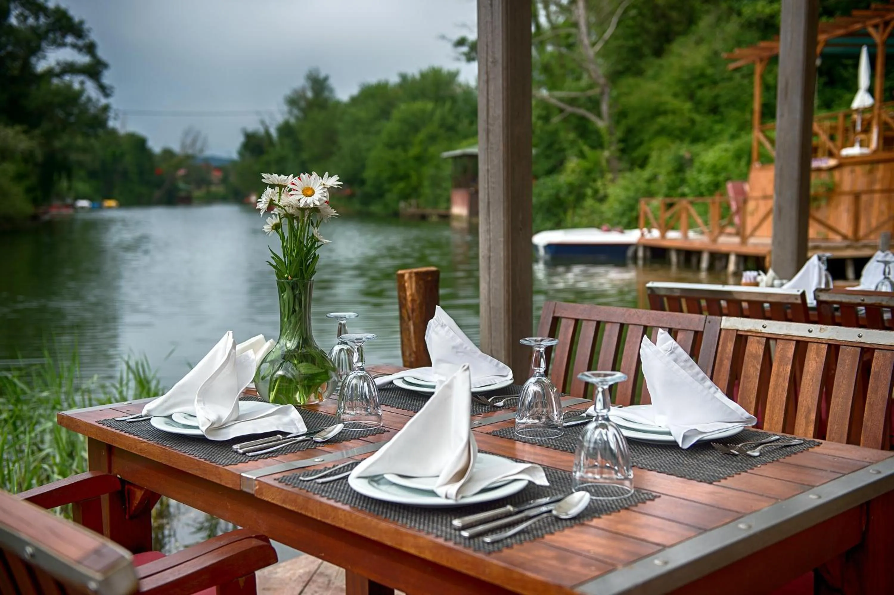 Restaurant/places to eat in Wineport Lodge Agva Riverside Hotel & Winery