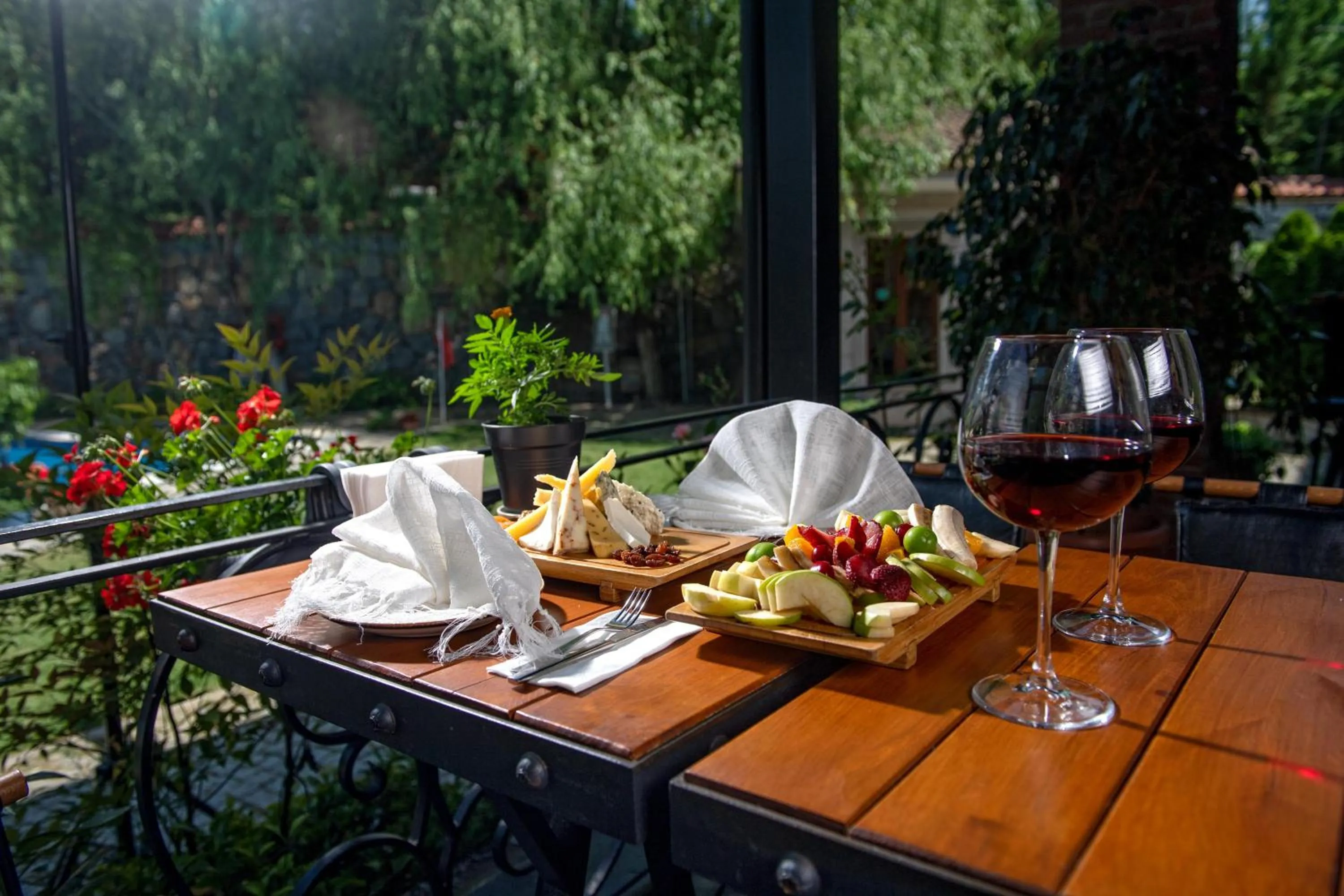 Restaurant/places to eat in Wineport Lodge Agva Riverside Hotel & Winery