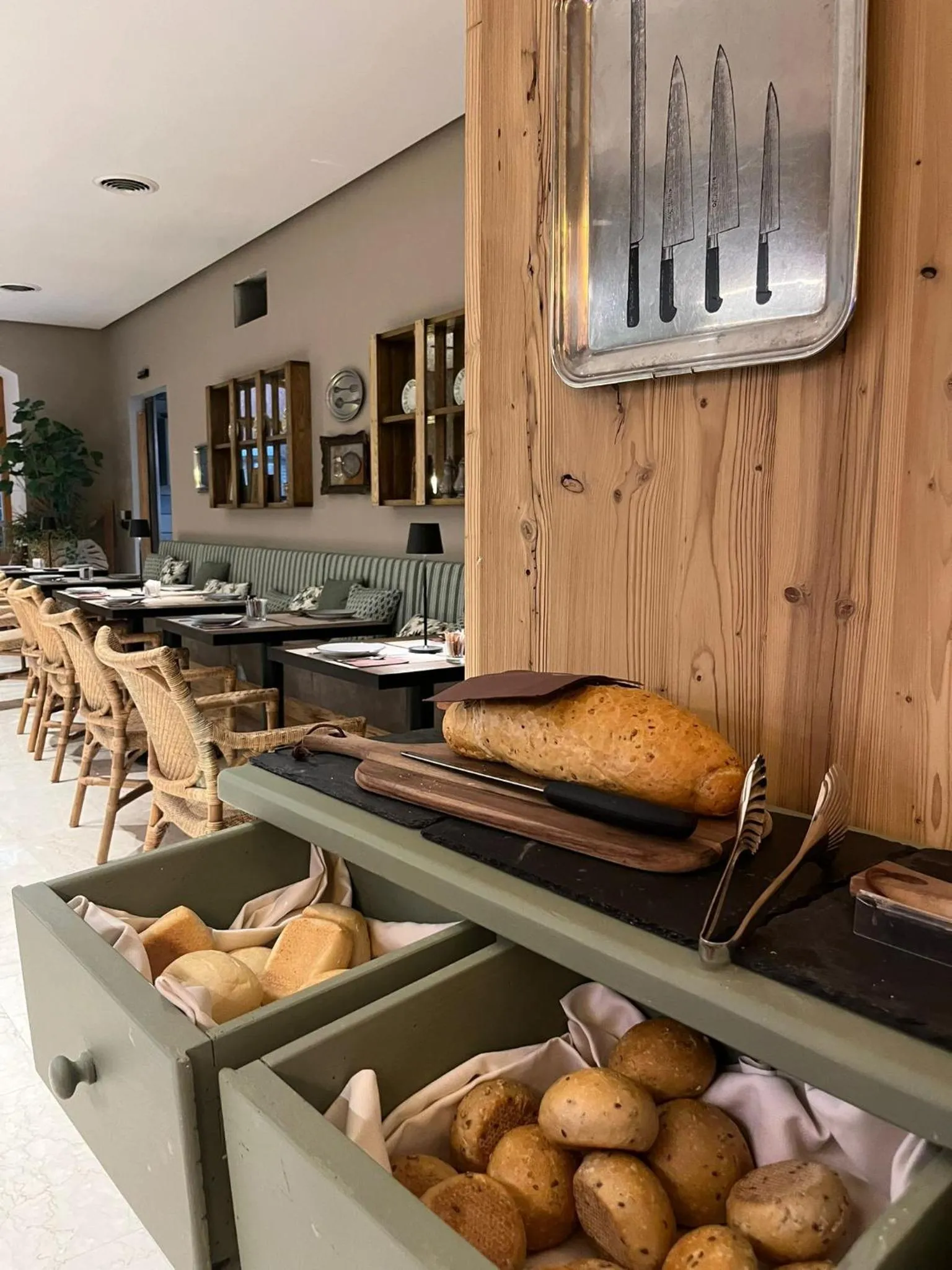 Breakfast in Hotel America