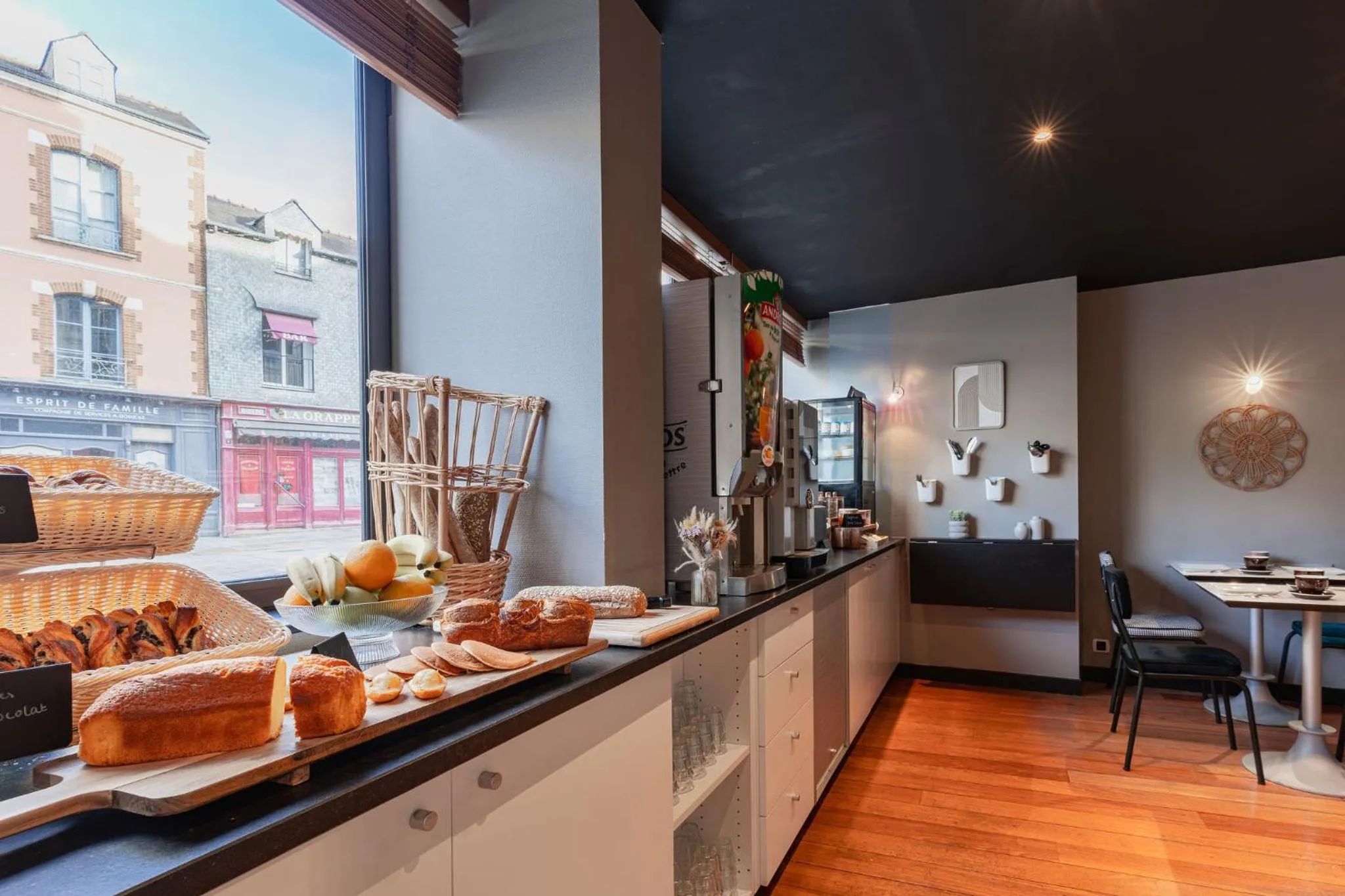 Breakfast in Hotel Des Lices, Rennes Centre