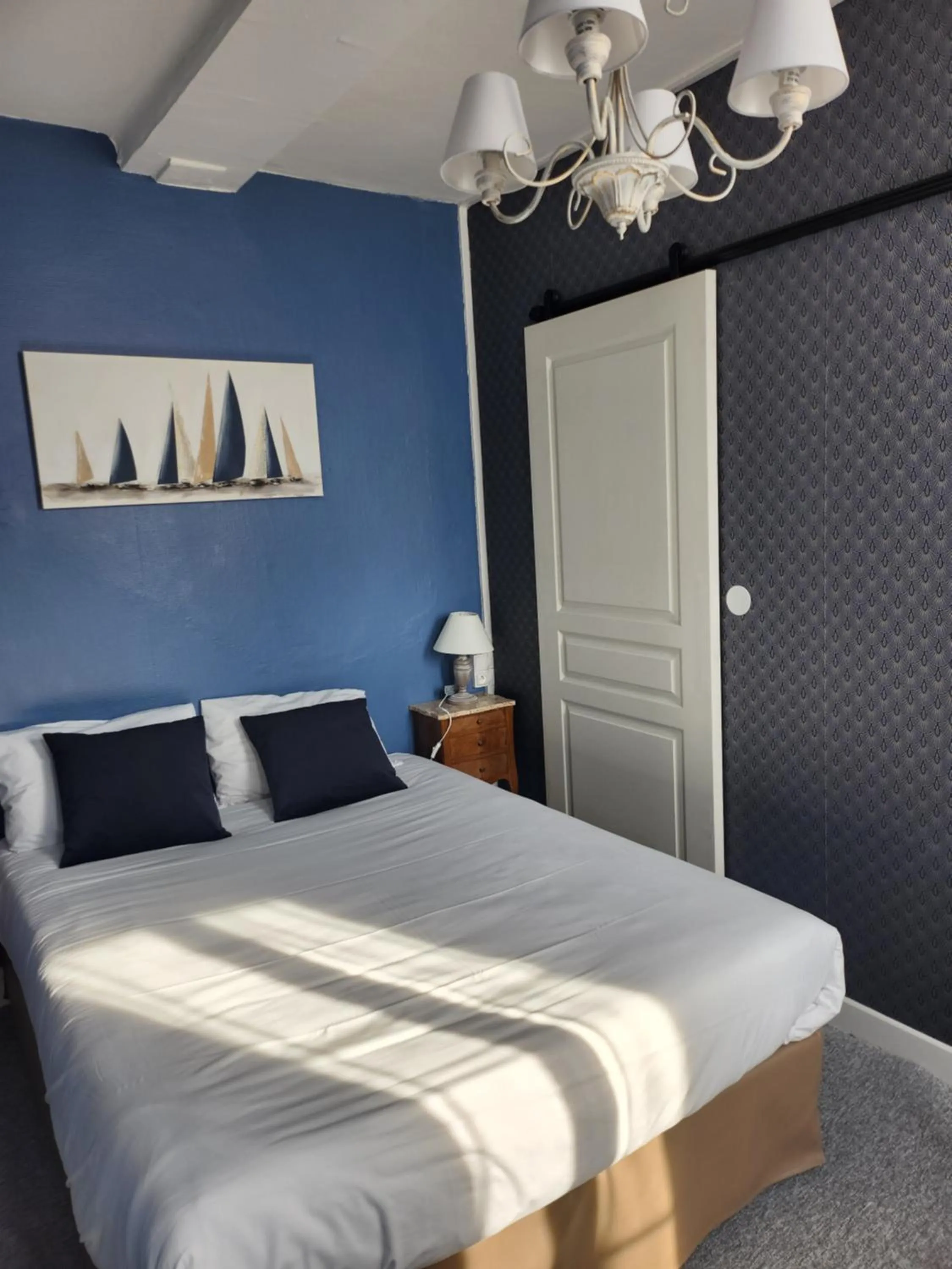 Bed in Hotel Saint Etienne