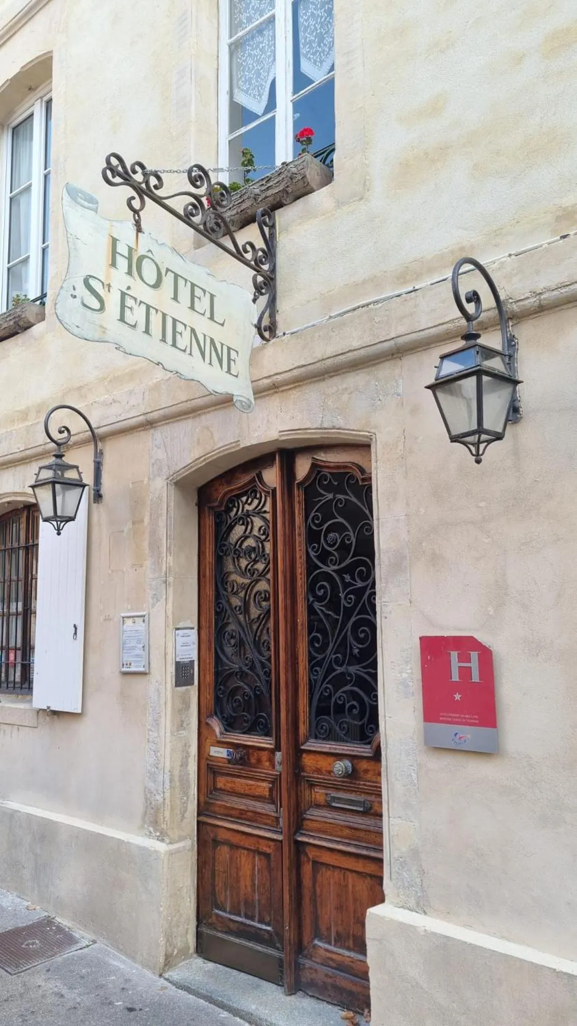 Property building in Hotel Saint Etienne