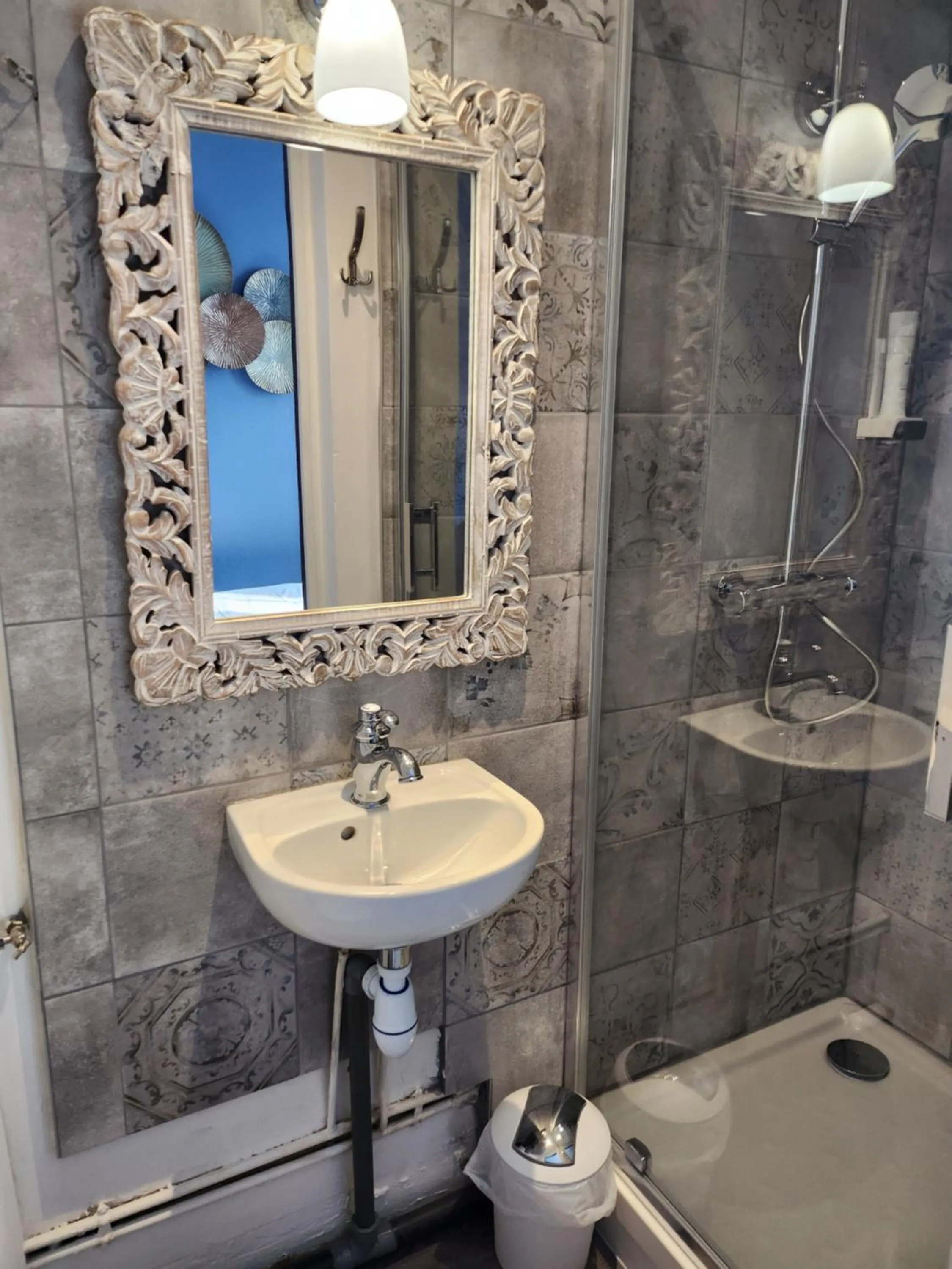 Bathroom in Hotel Saint Etienne