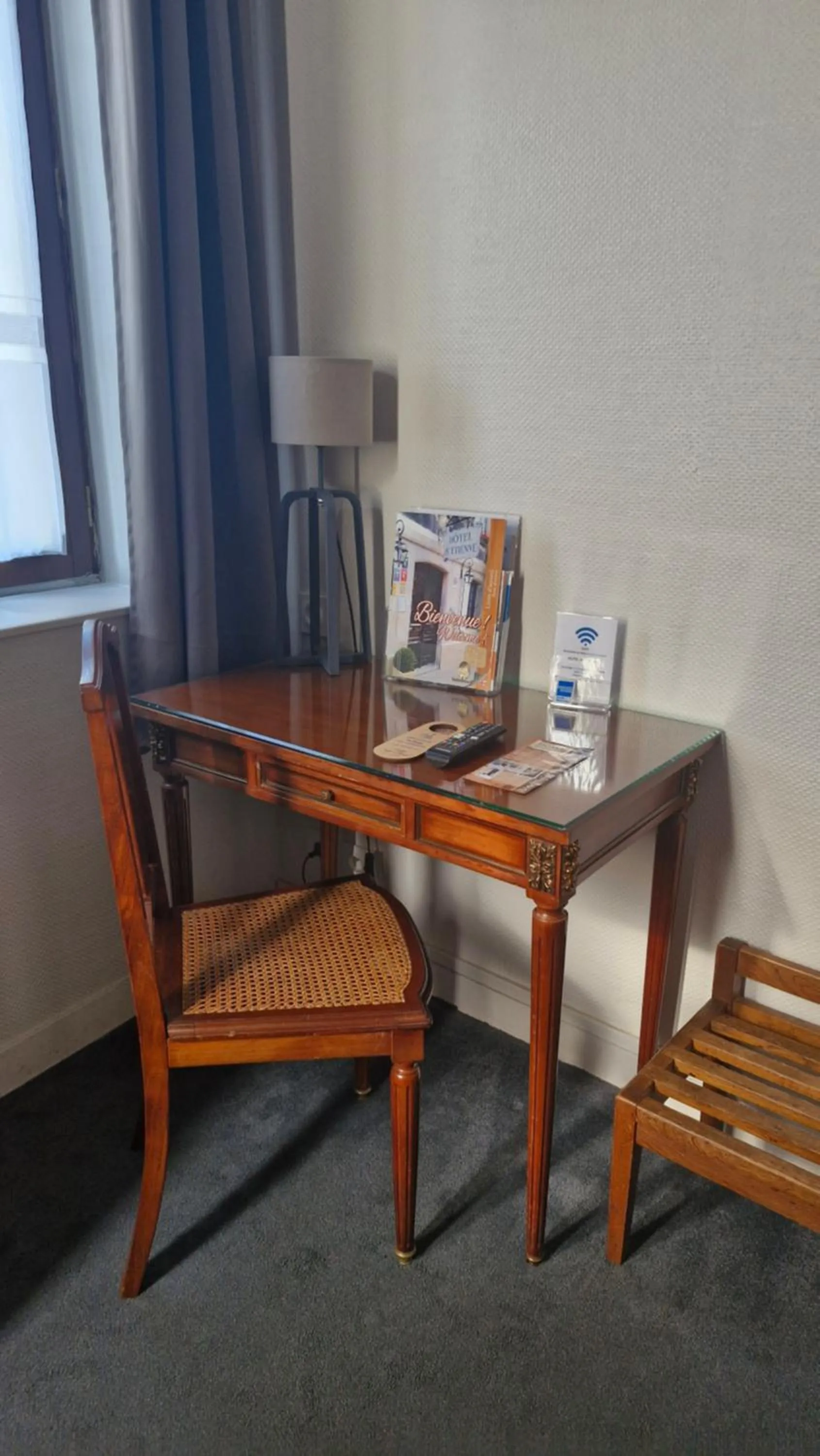 Seating area in Hotel Saint Etienne