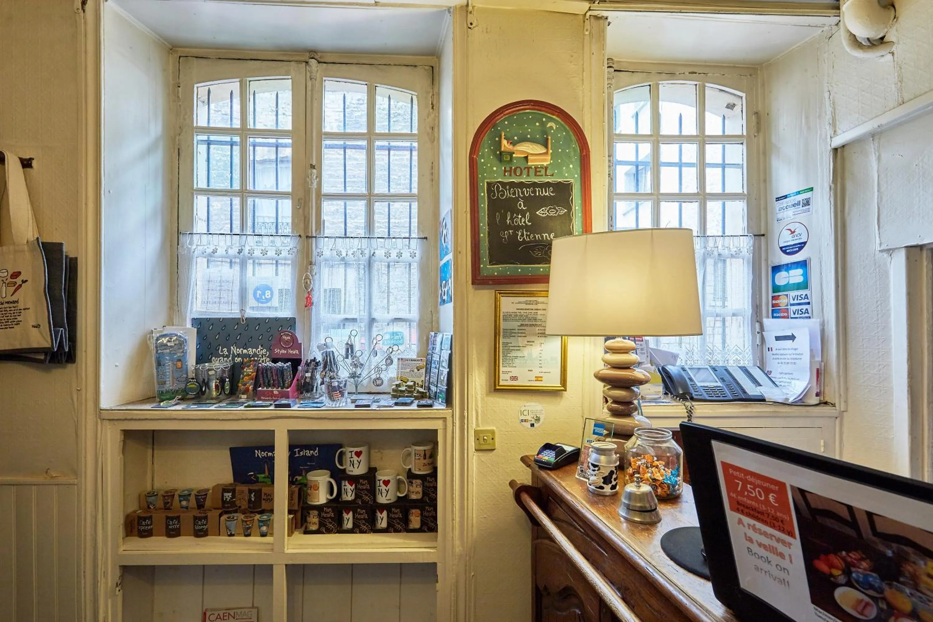 On-site shops in Hotel Saint Etienne