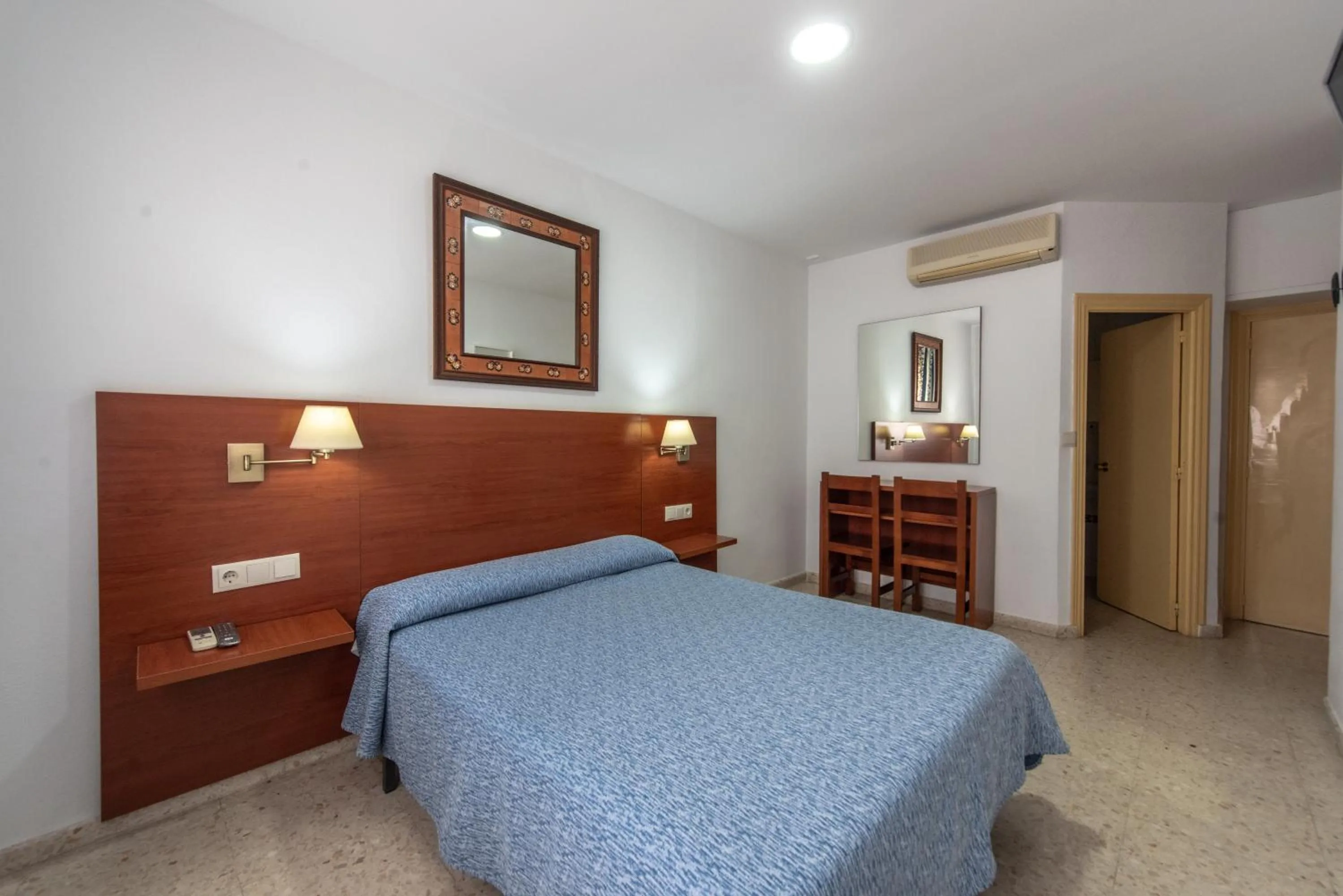 Photo of the whole room, Bed in Hotel San Andres