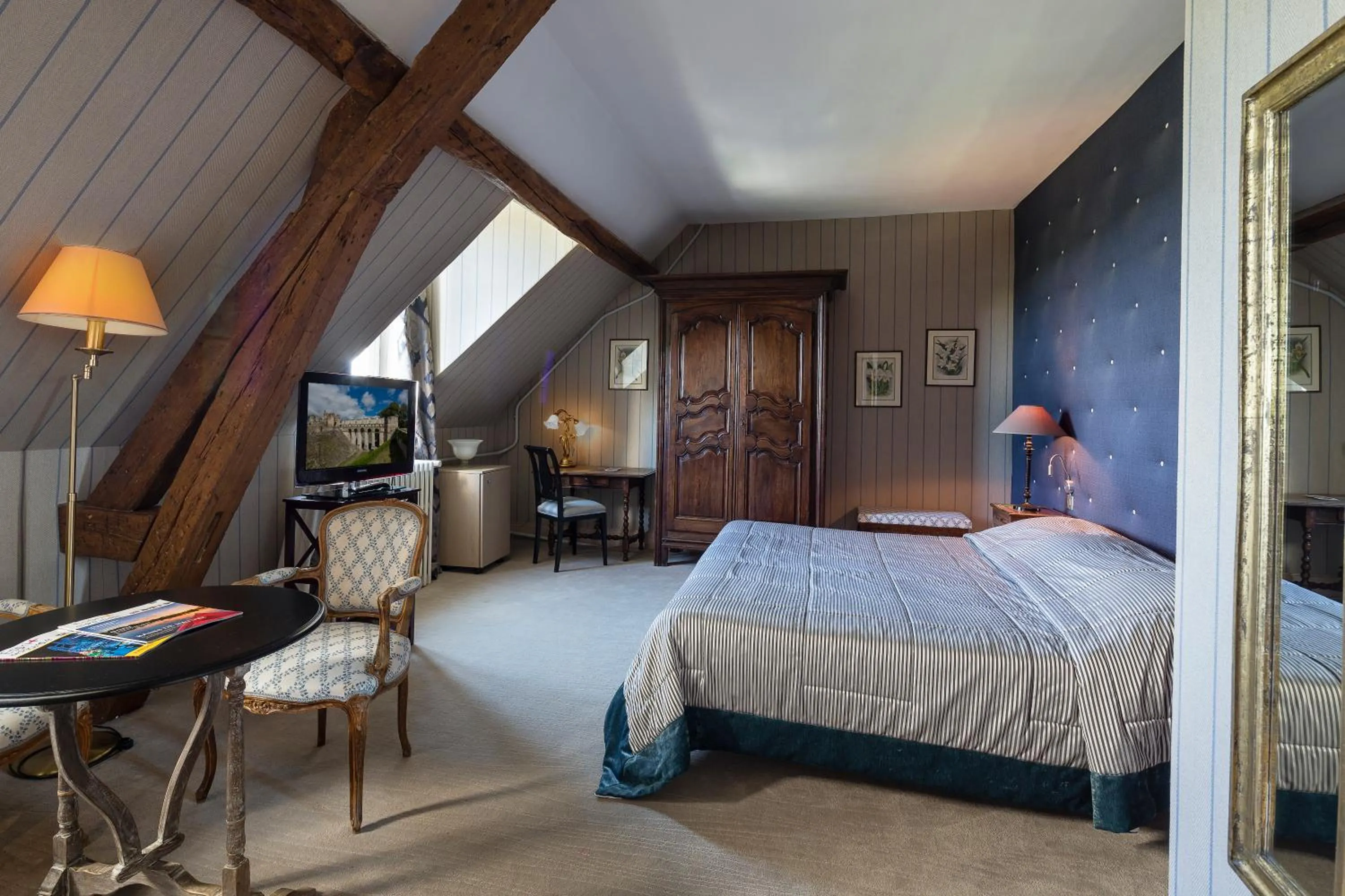 Bedroom, Bed in Chateau De Fere