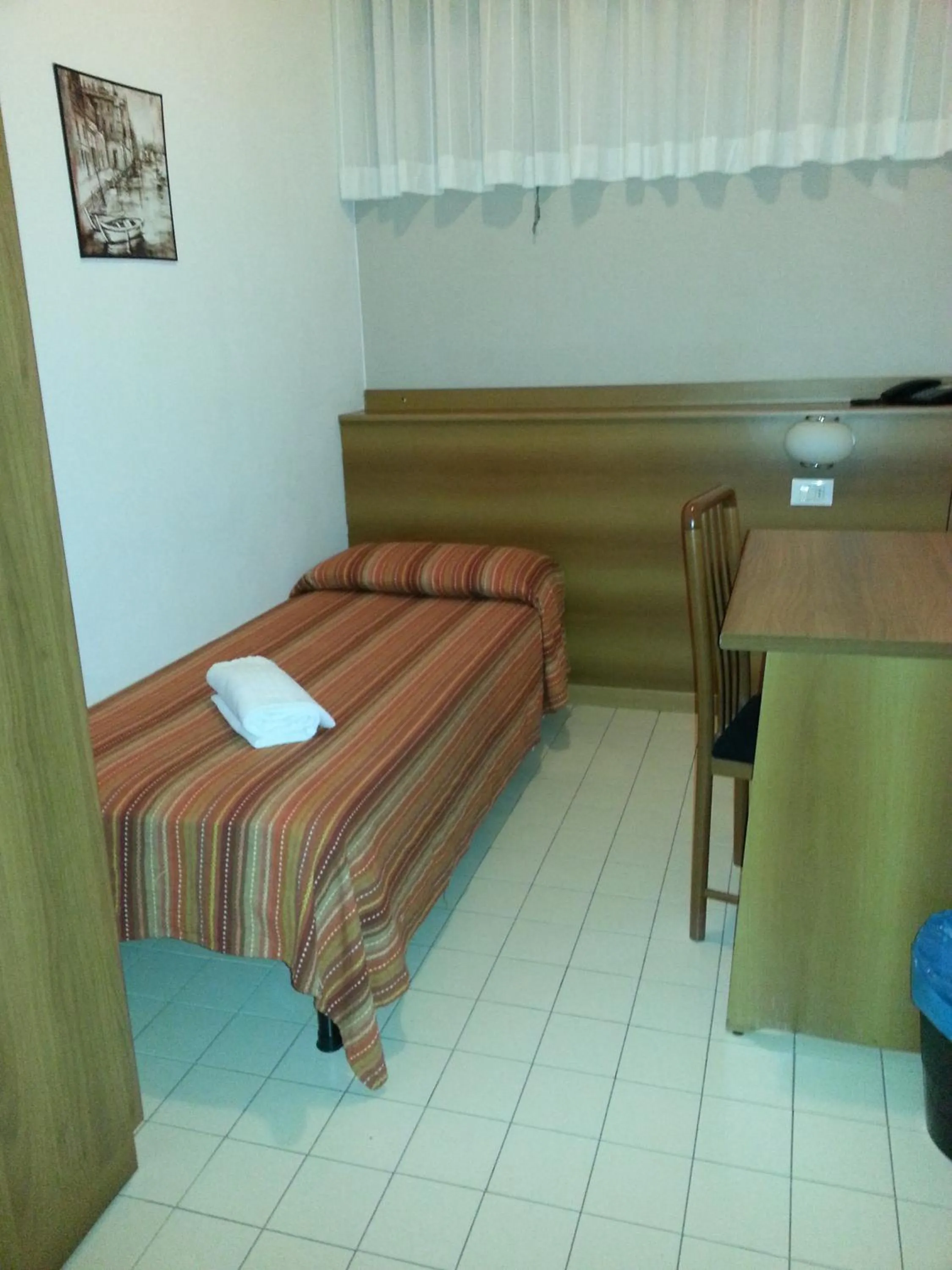 Bedroom, Bed in Hotel Lombardia